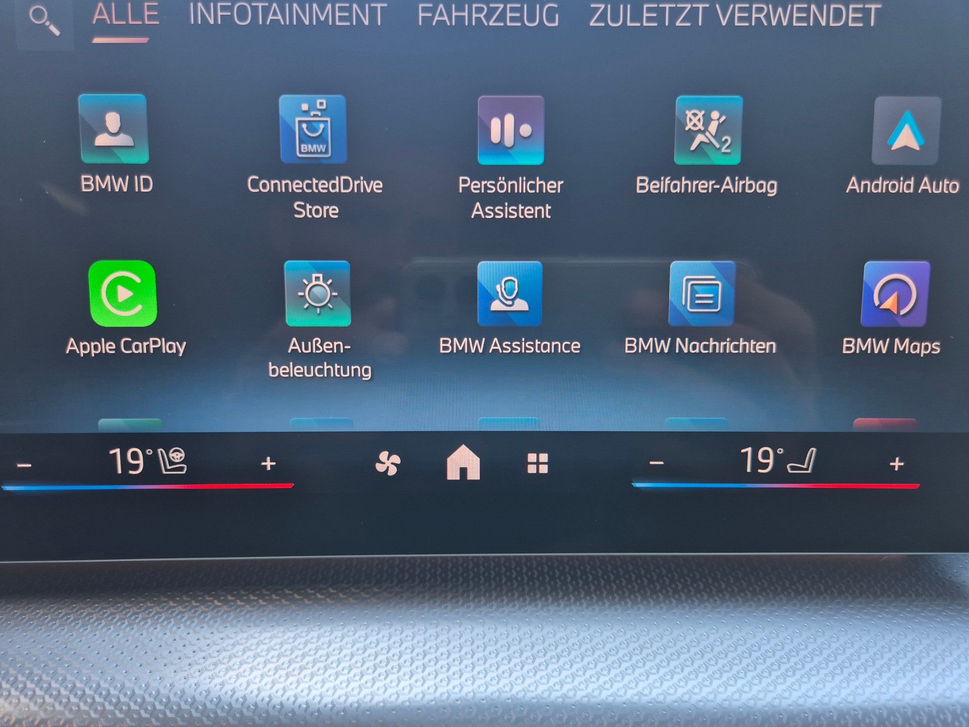 BMW iX2 xDrive 30 M Sport Pro-image-22
