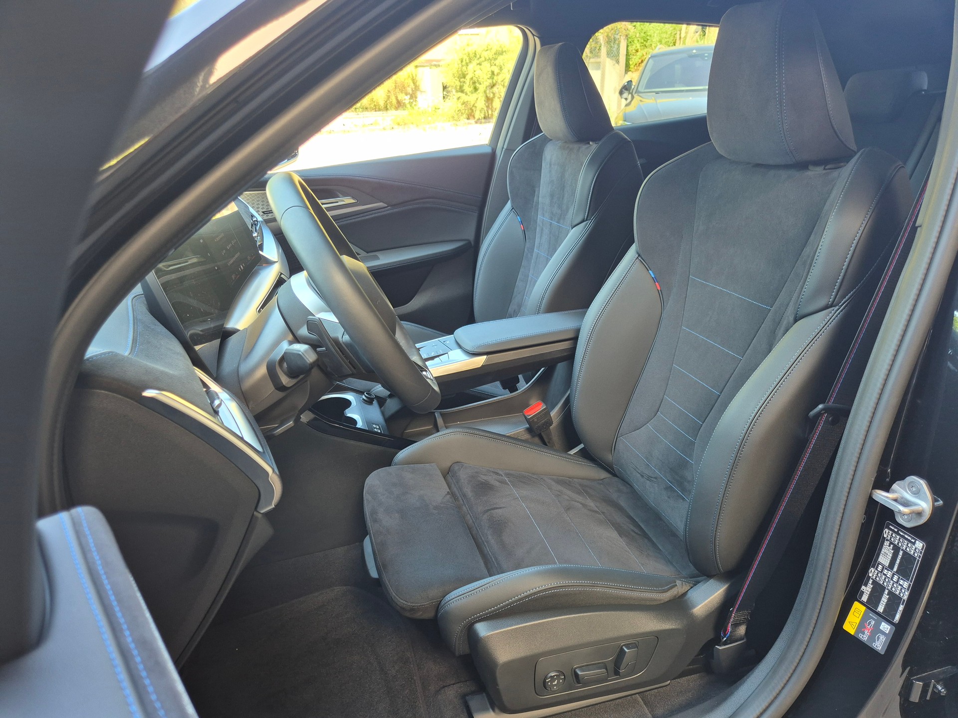 BMW iX2 xDrive 30 M Sport Pro-image-10