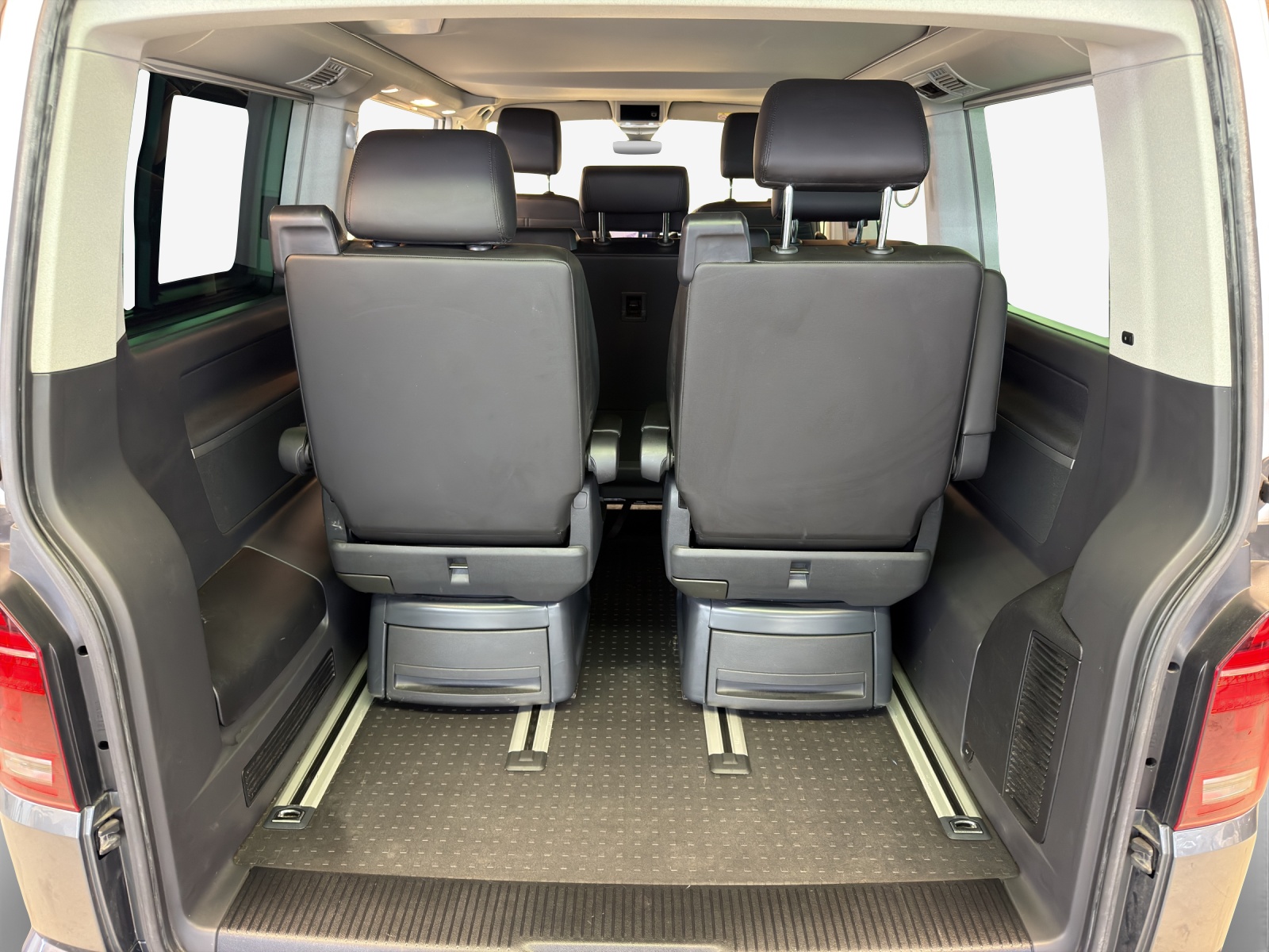 VW T6.1 California 2.0 Bi-TDI Beach Liberty 4Motion DSG-image-12