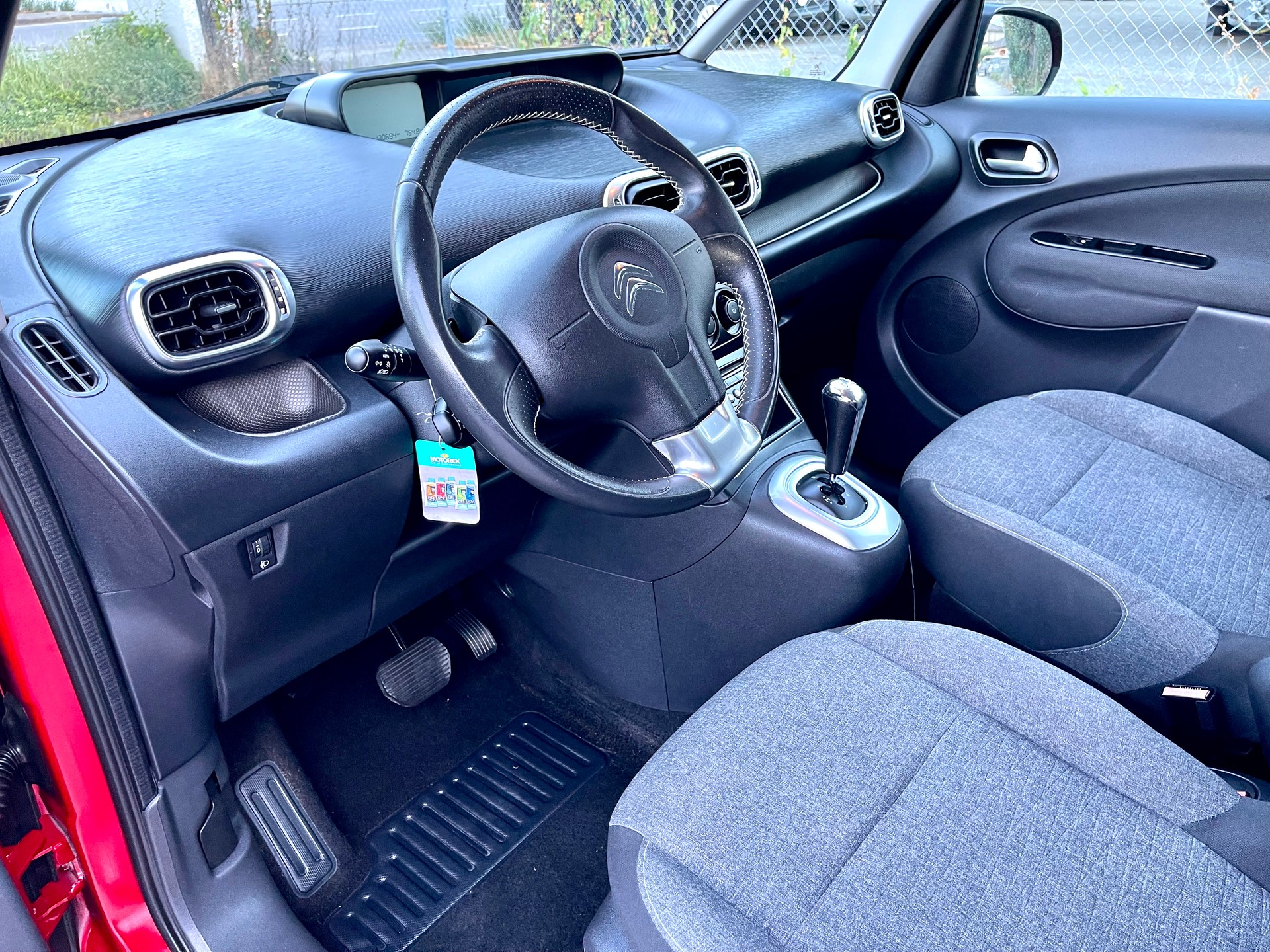 CITROEN C3 Picasso 1.6i 16V Exclusive EGS6-image-28