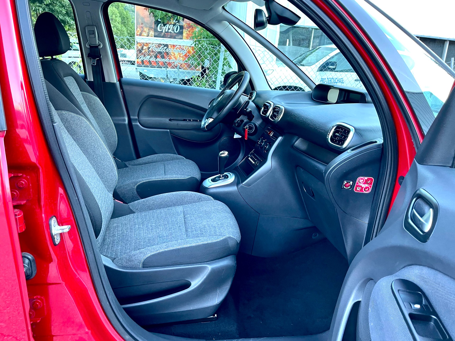 CITROEN C3 Picasso 1.6i 16V Exclusive EGS6-image-23