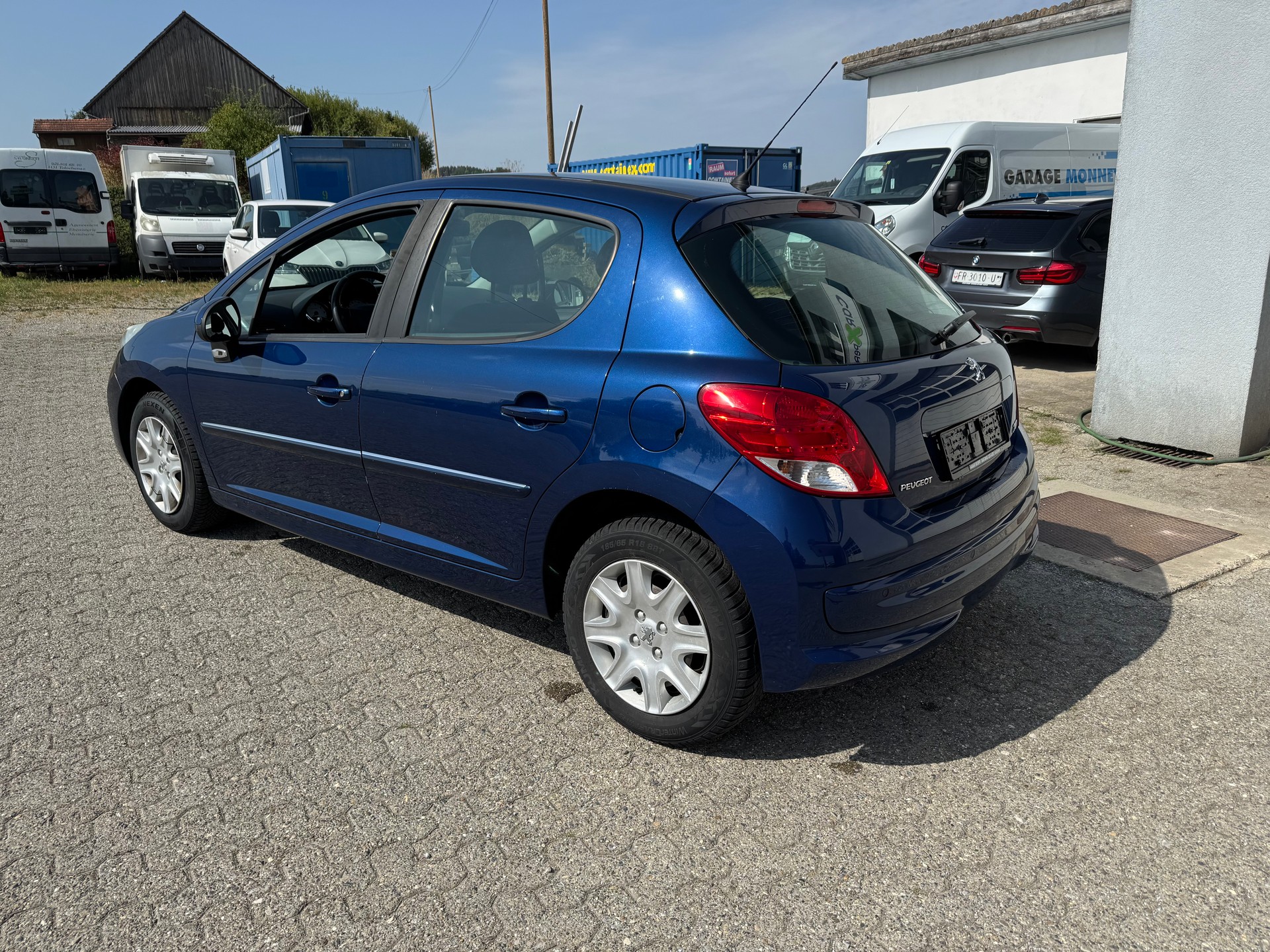 PEUGEOT 207 1.4 16V Allure-image-2