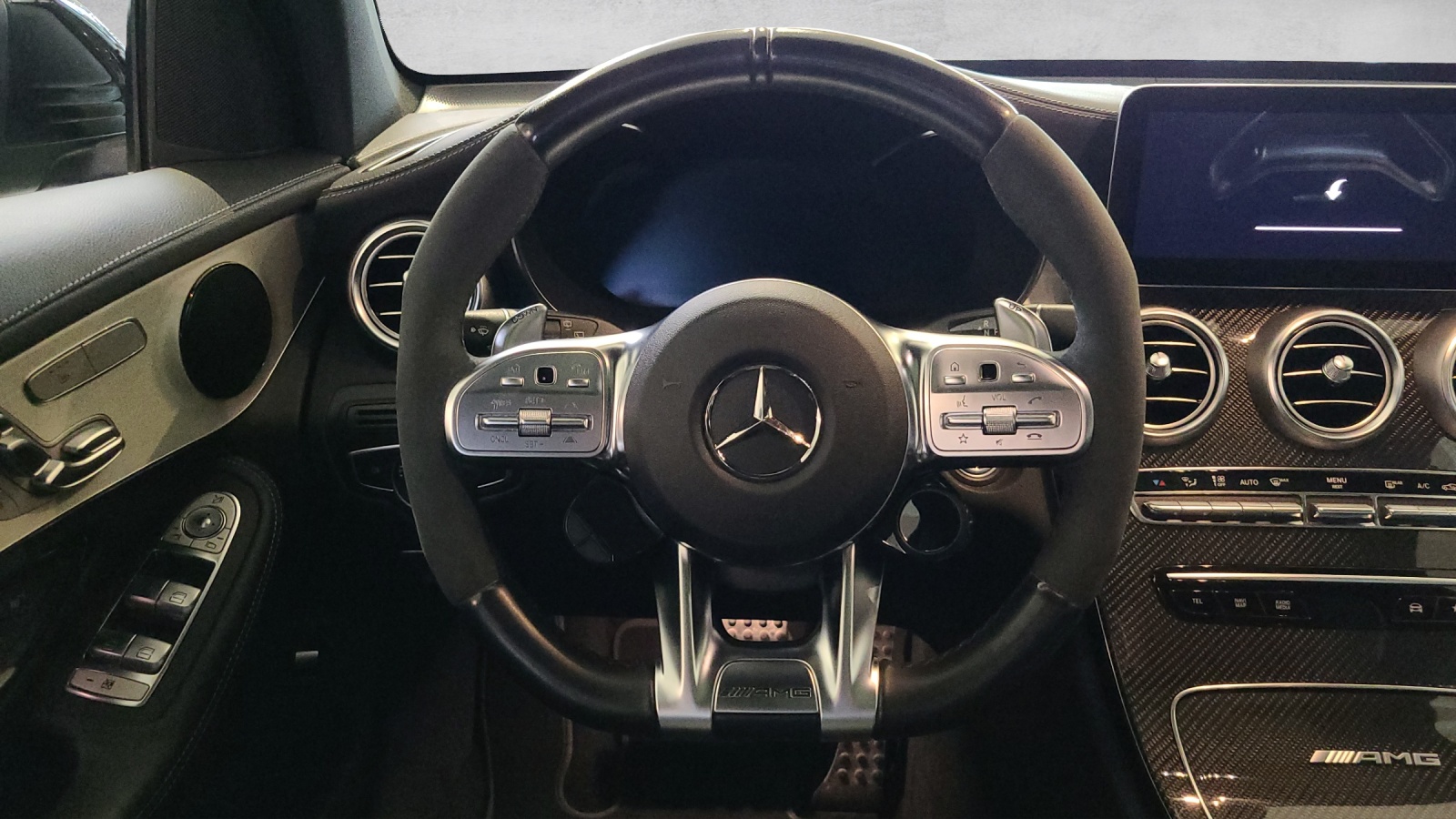 MERCEDES-BENZ GLC 63 S AMG 4Matic 9G-Tronic-image-12