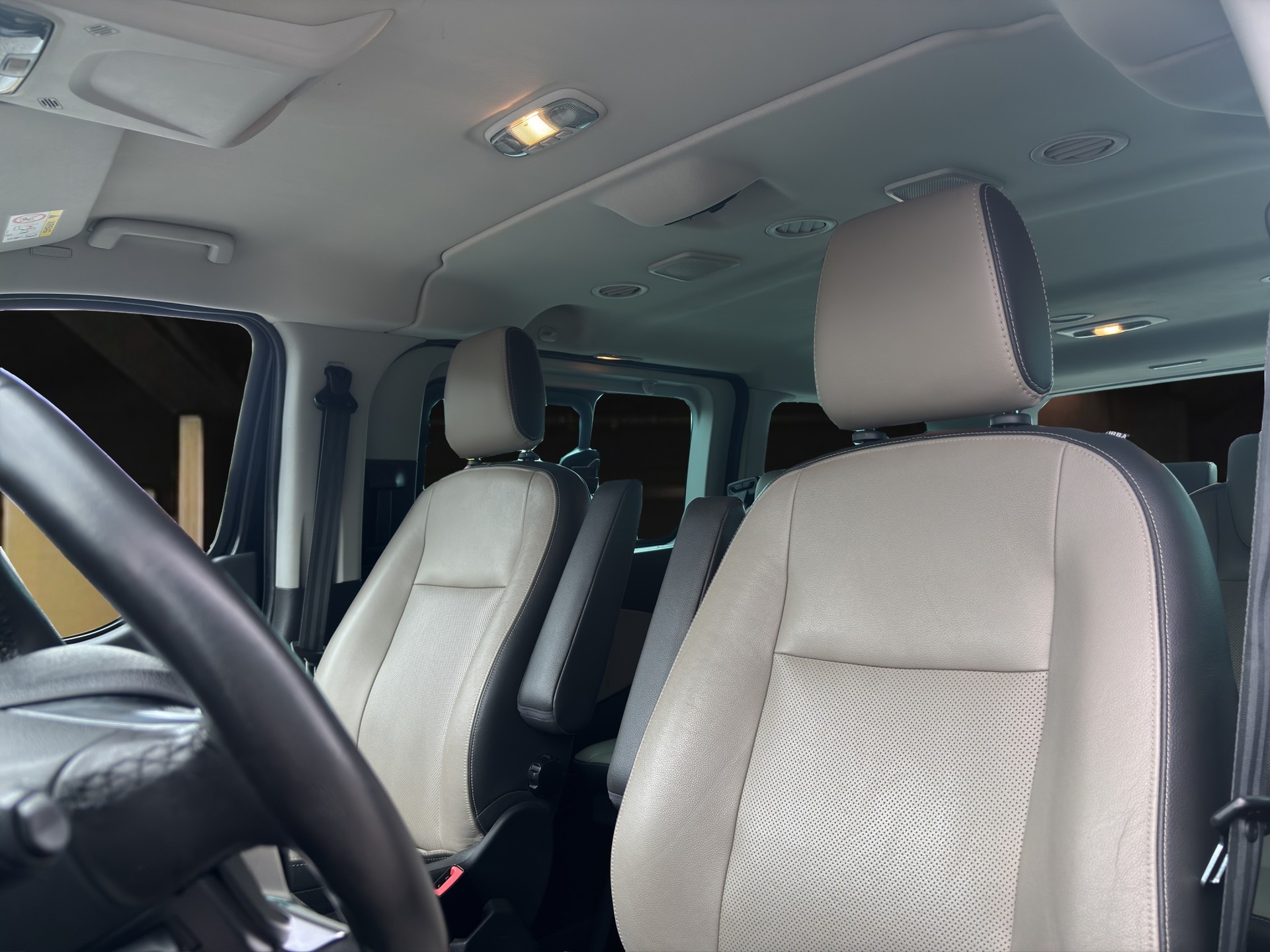 FORD Tourneo C Bus 310 L1 2.0 TDCi 170 Titanium-image-12