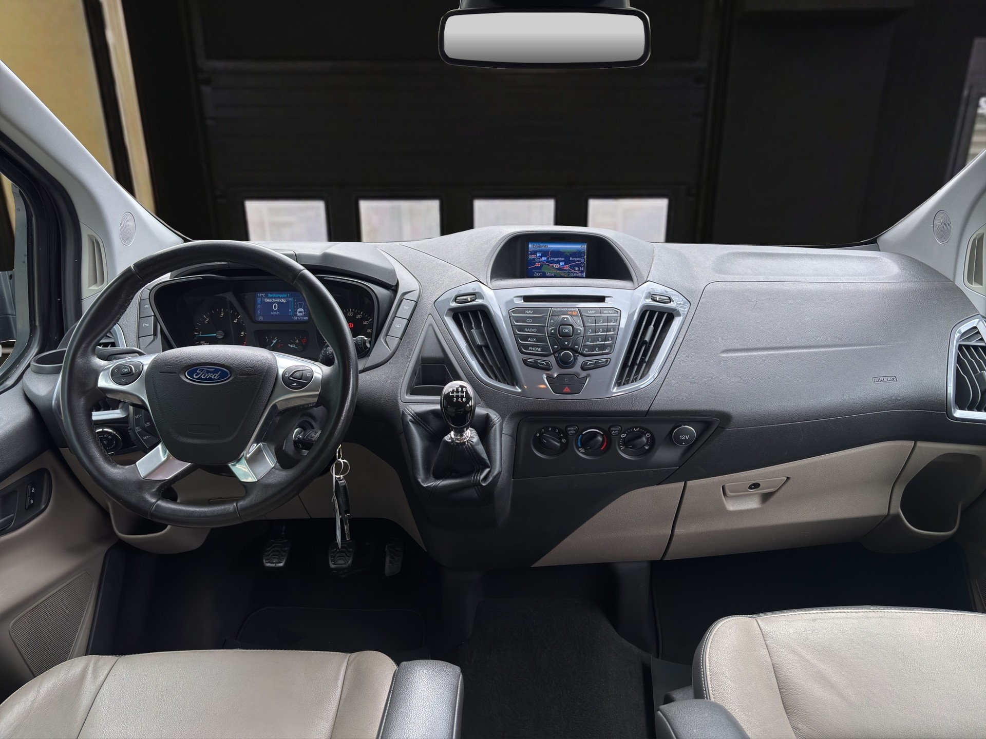 FORD Tourneo C Bus 310 L1 2.0 TDCi 170 Titanium-image-10