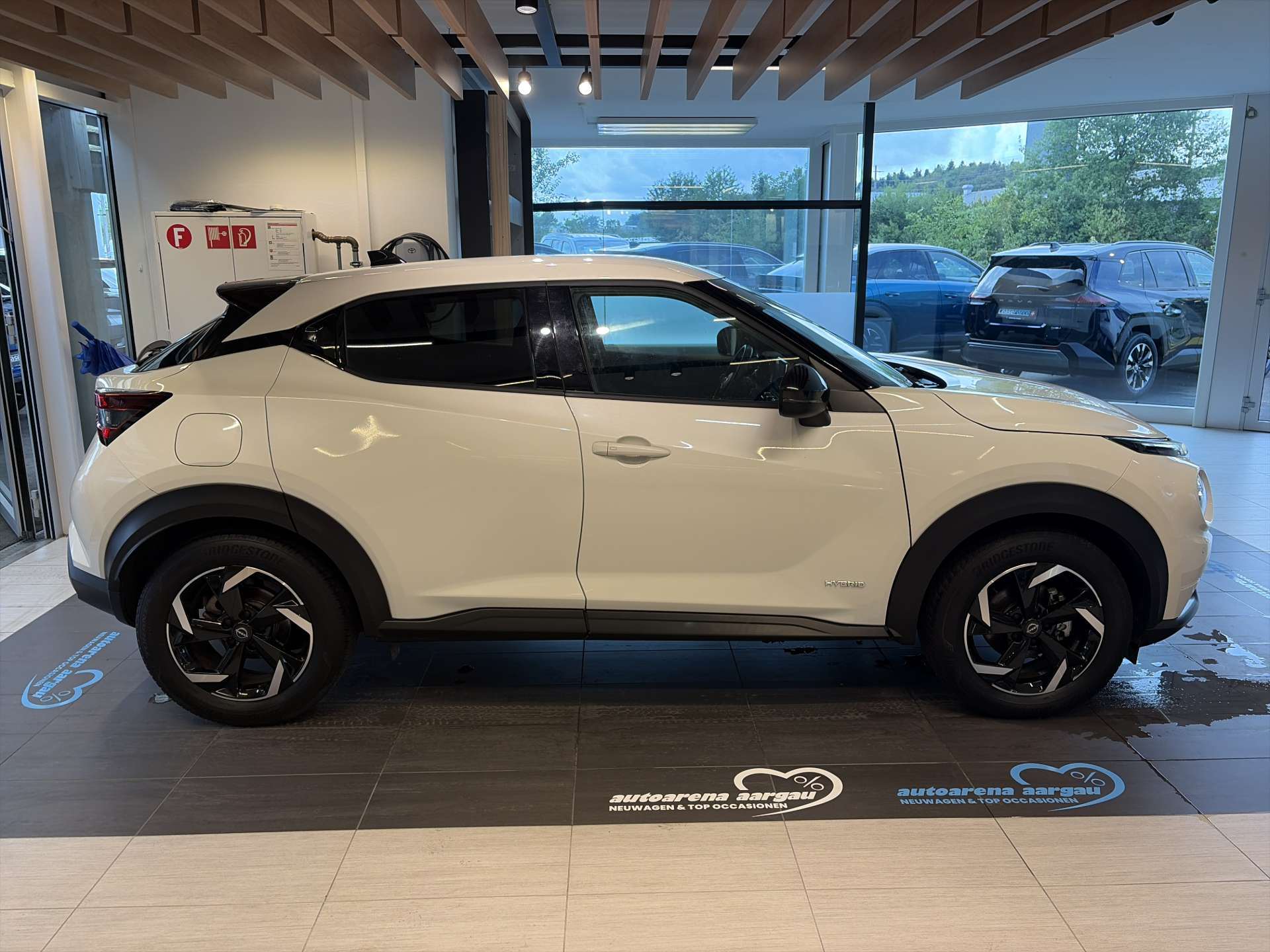 NISSAN Juke 1.6 FHEV Hybrid N-Connecta Automat-image-13