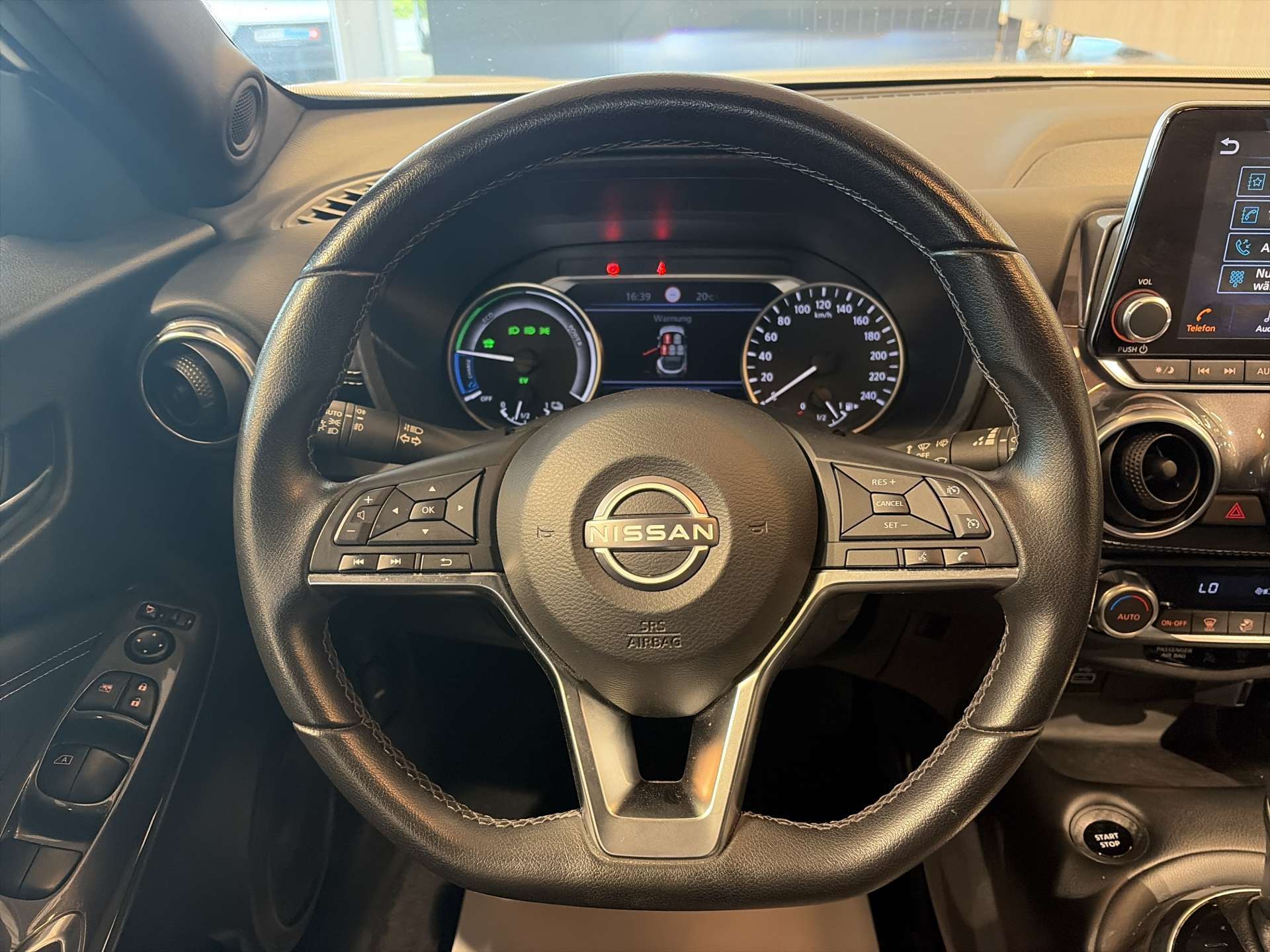 NISSAN Juke 1.6 FHEV Hybrid N-Connecta Automat-image-15