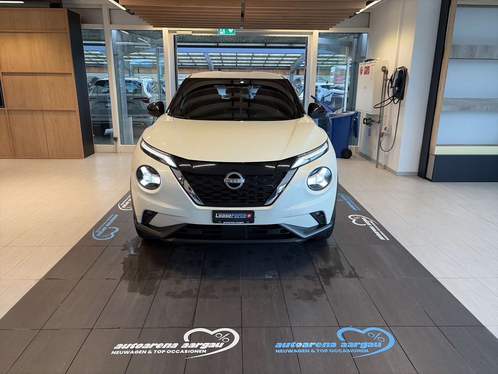 NISSAN Juke 1.6 FHEV Hybrid N-Connecta Automat-image-10