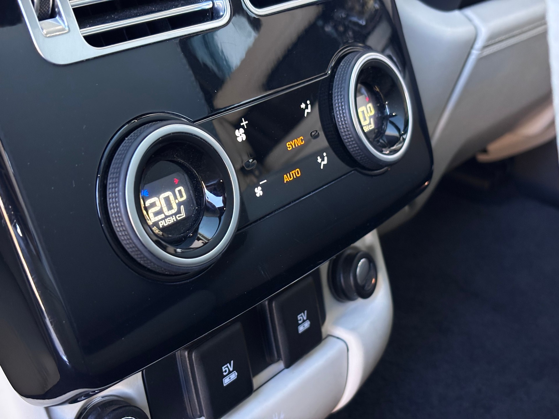 LAND ROVER Range Rover 5.0 V8 S/C AB Automatic-image-26