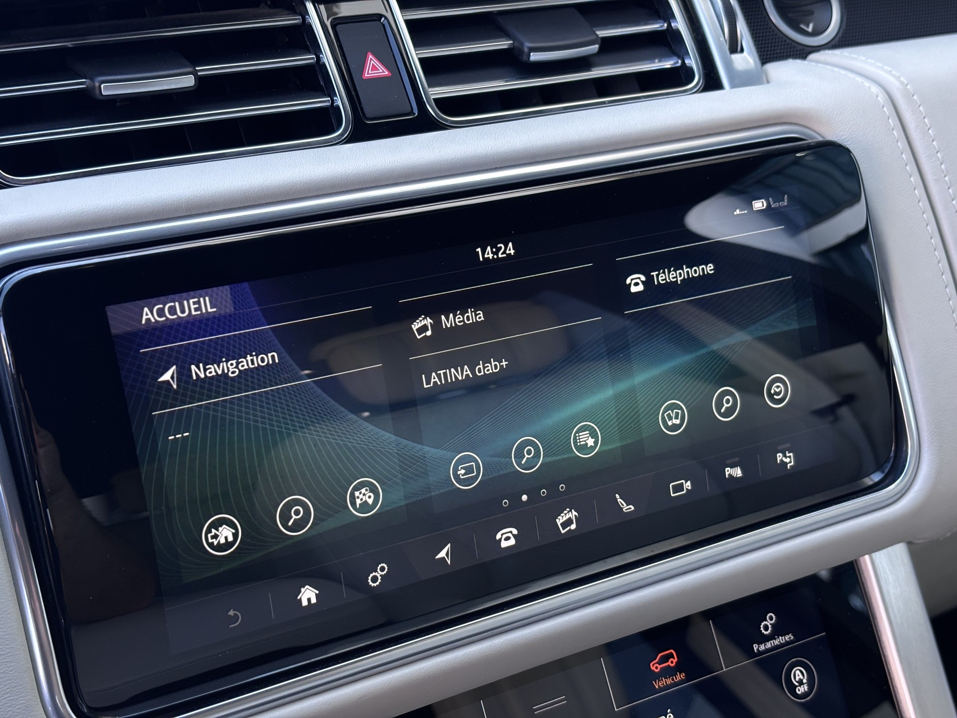LAND ROVER Range Rover 5.0 V8 S/C AB Automatic-image-18