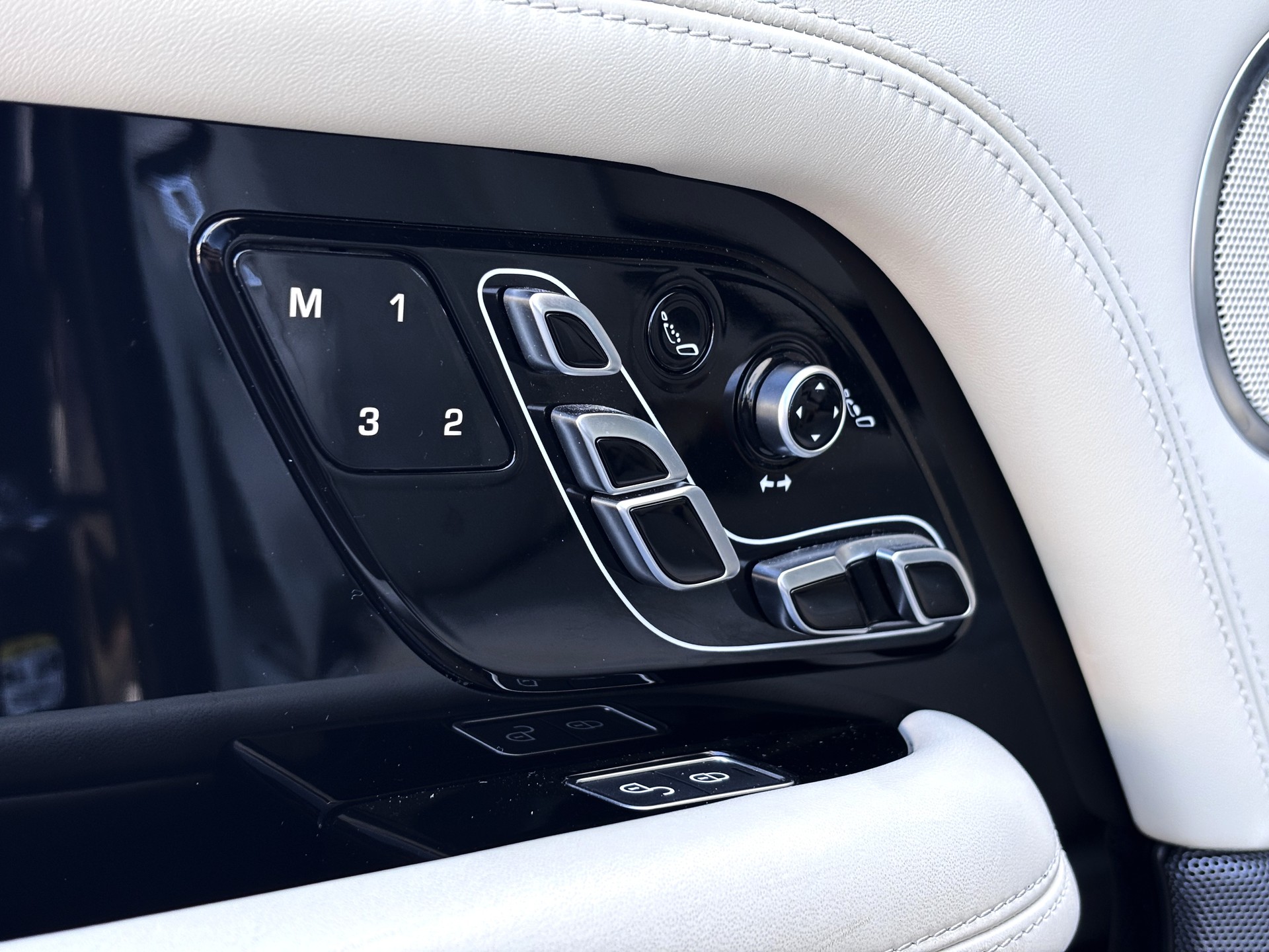 LAND ROVER Range Rover 5.0 V8 S/C AB Automatic-image-14