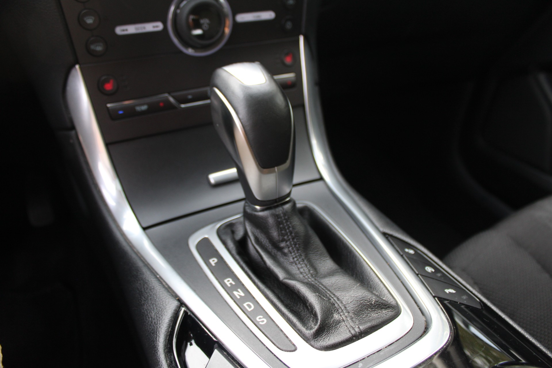FORD S-Max 2.0 TDCi Titanium AWD PowerShift-image-15