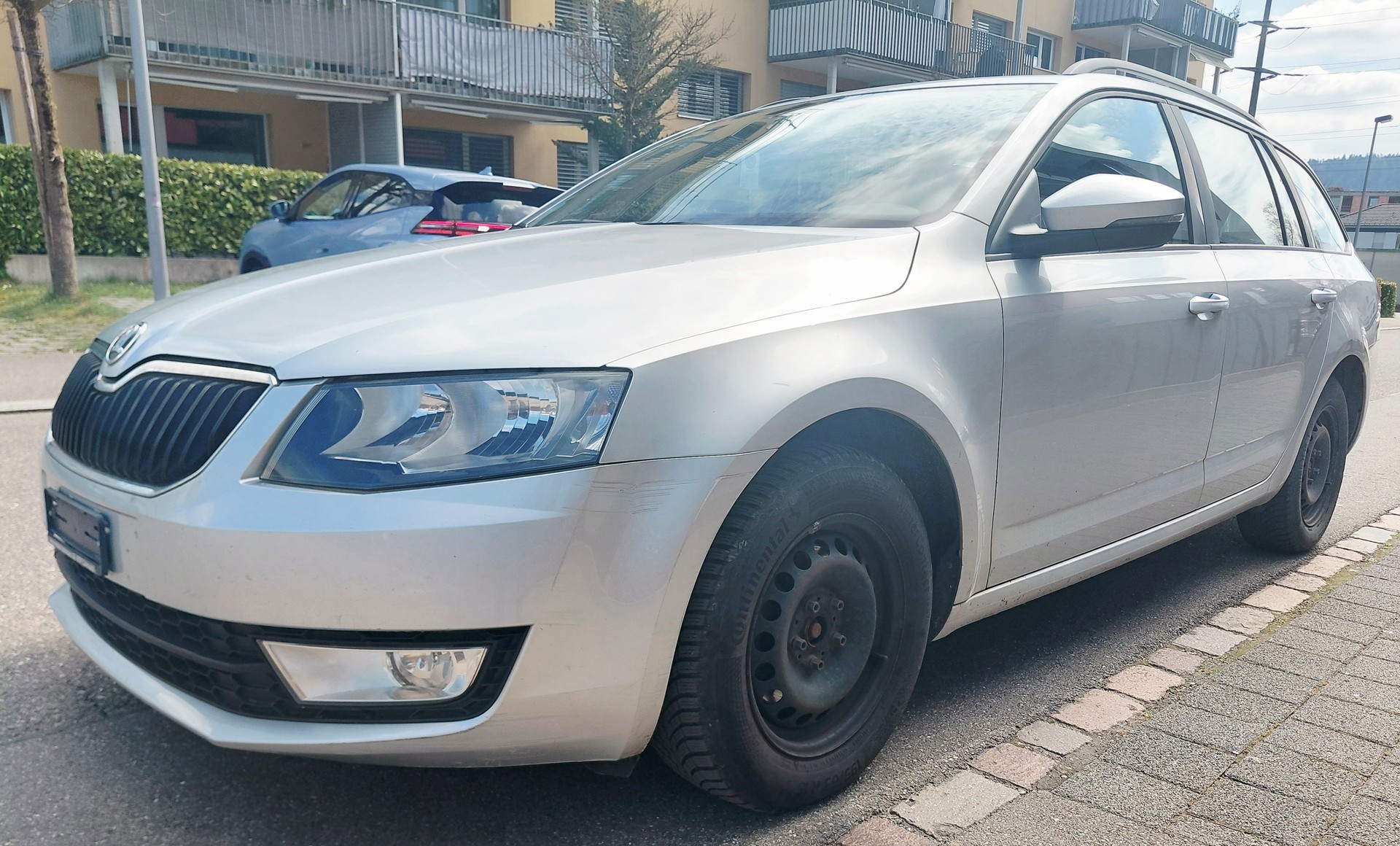 SKODA Octavia Combi 1.6 TDI Elegance 4x4-image-2