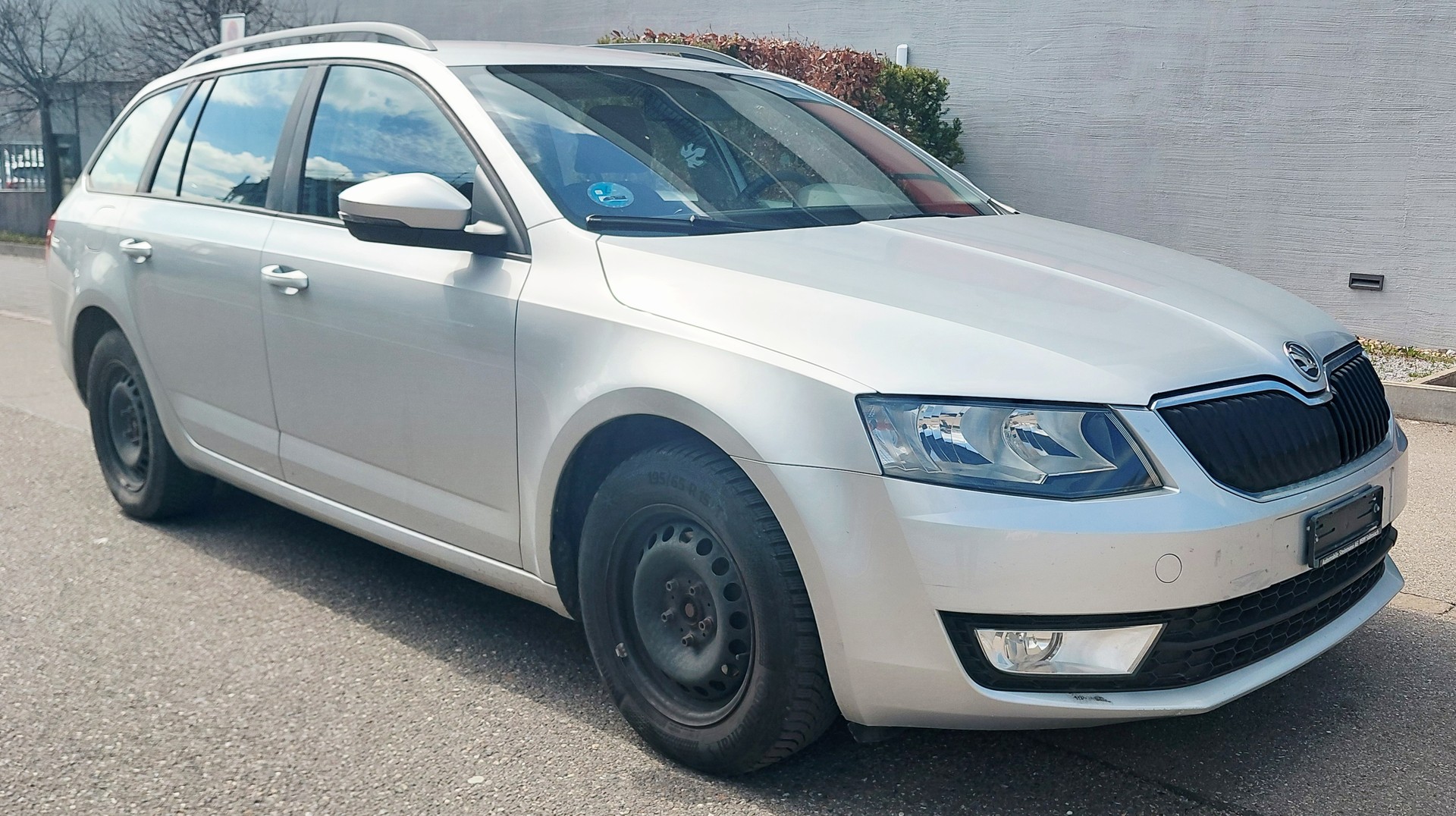 SKODA Octavia Combi 1.6 TDI Elegance 4x4-image-1