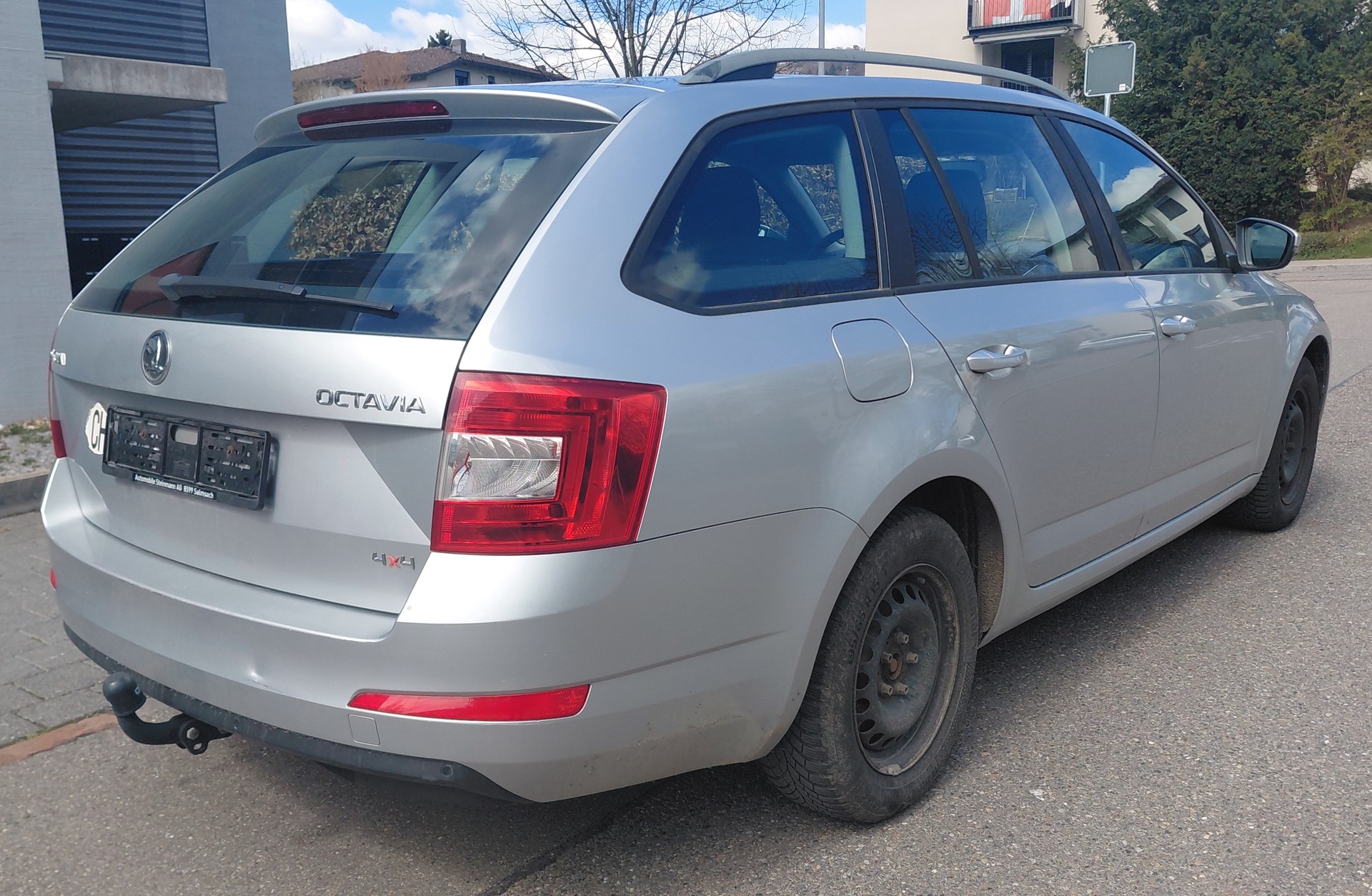 SKODA Octavia Combi 1.6 TDI Elegance 4x4-image-3