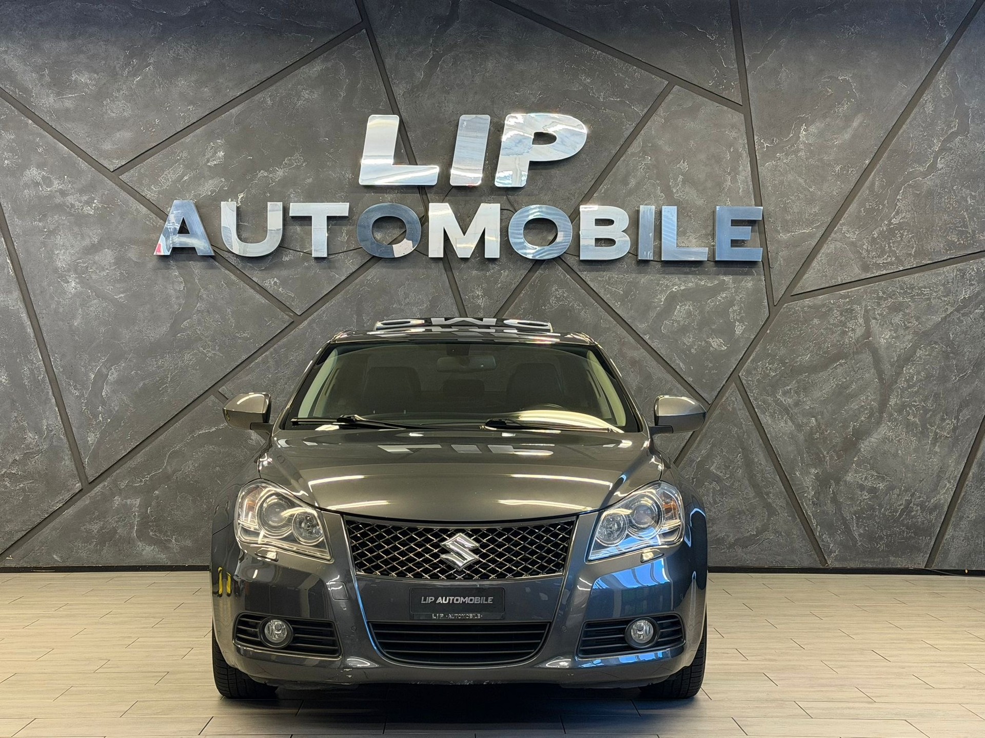 SUZUKI Kizashi 2.4 GL Top 4WD CVT-image-1