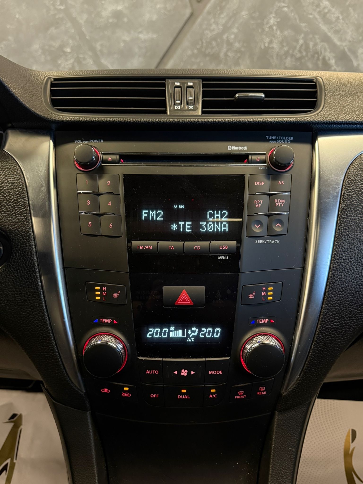 SUZUKI Kizashi 2.4 GL Top 4WD CVT-image-12