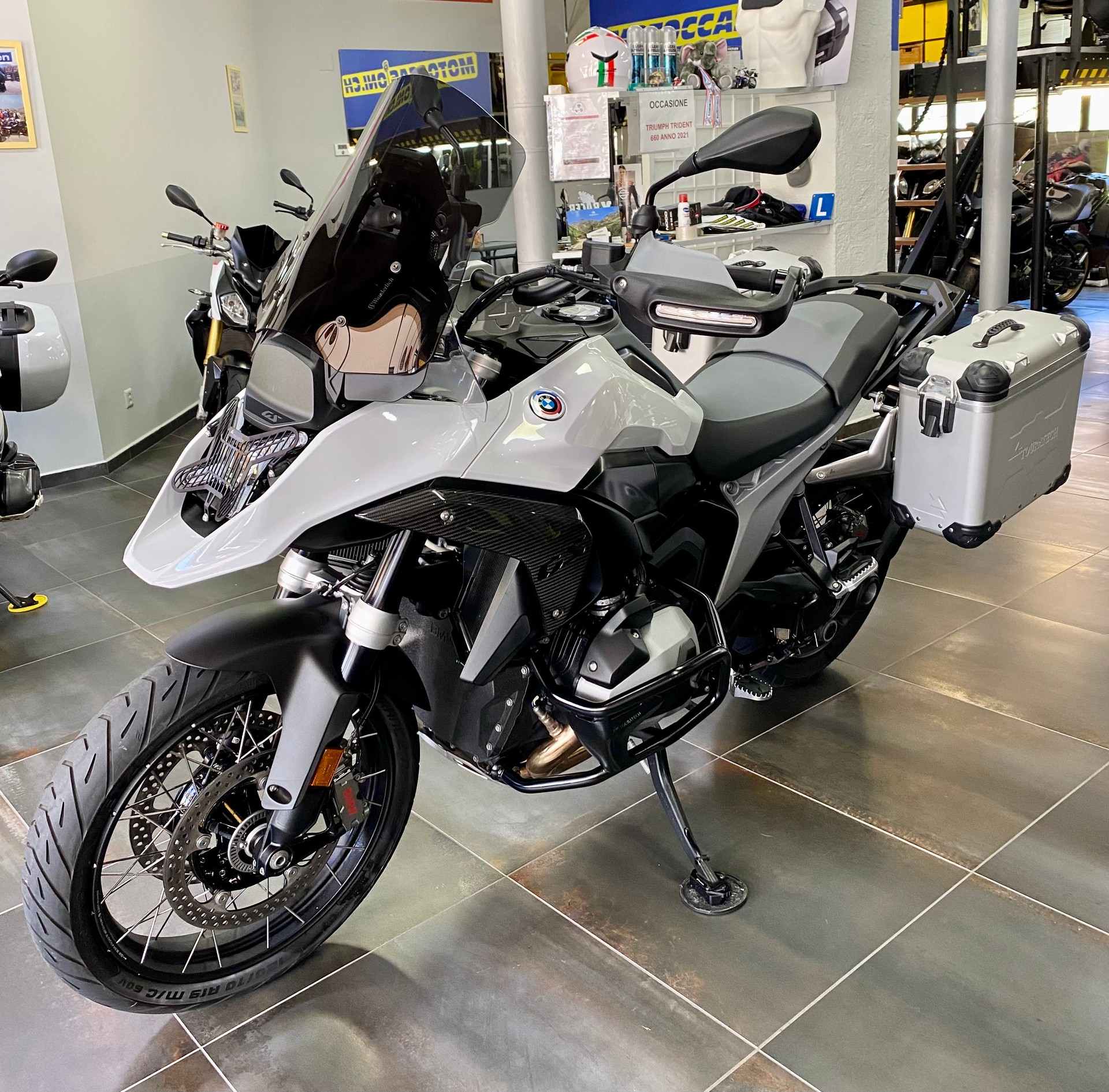 BMW R 1300 GS-image-2
