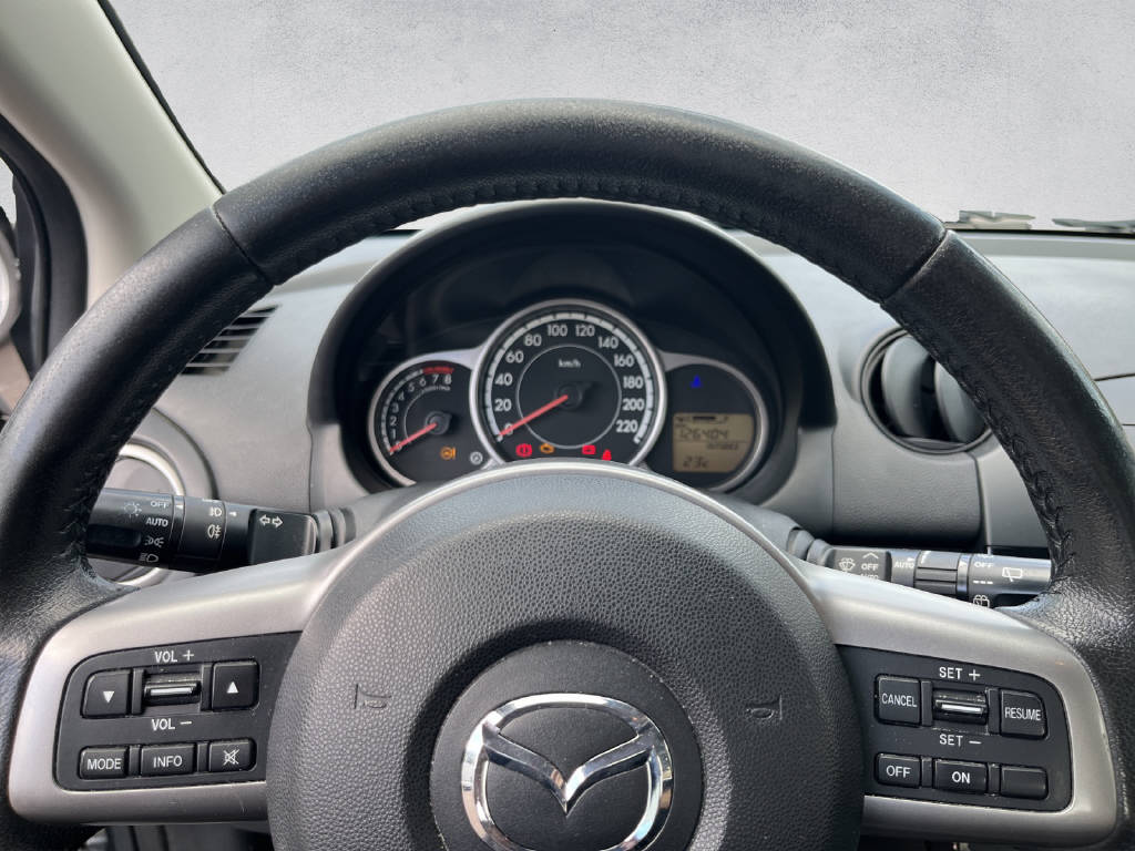 MAZDA 2 1.5 MZR Sport-image-10