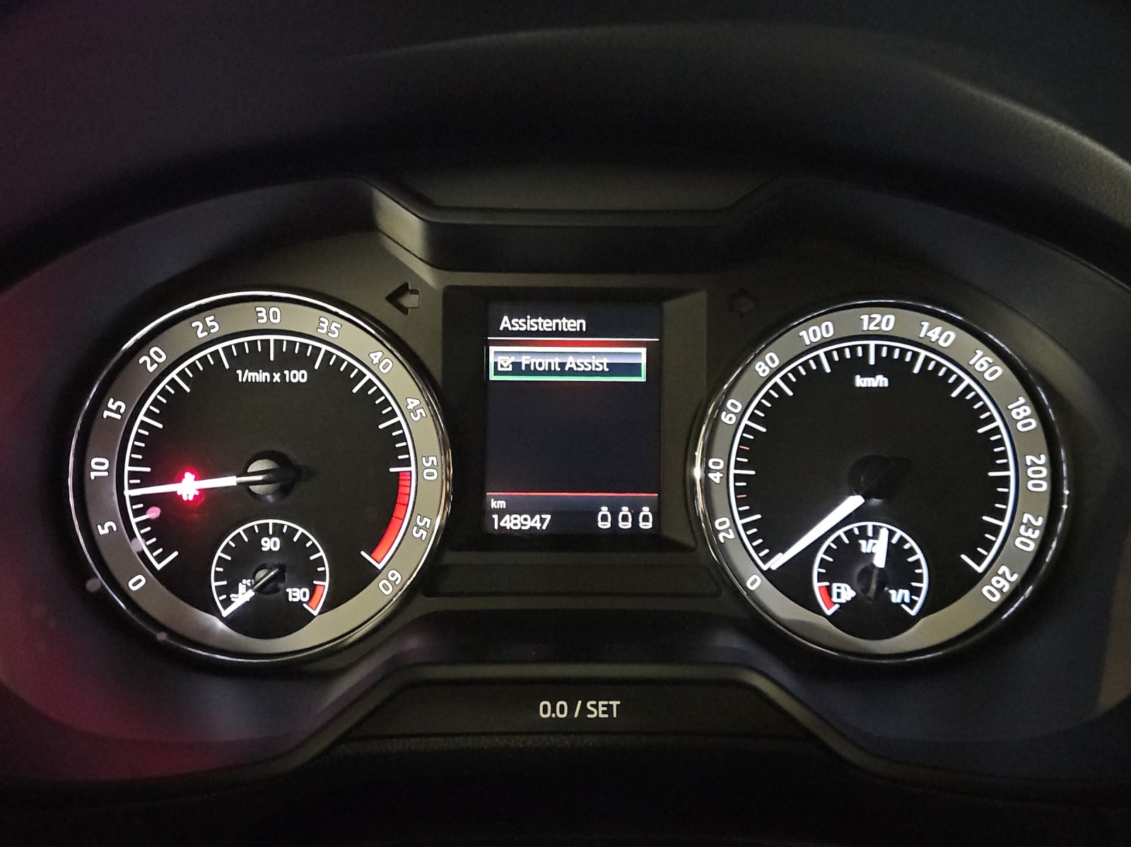 SKODA Octavia Combi 2.0 TDI Scout 4x4 DSG-image-12