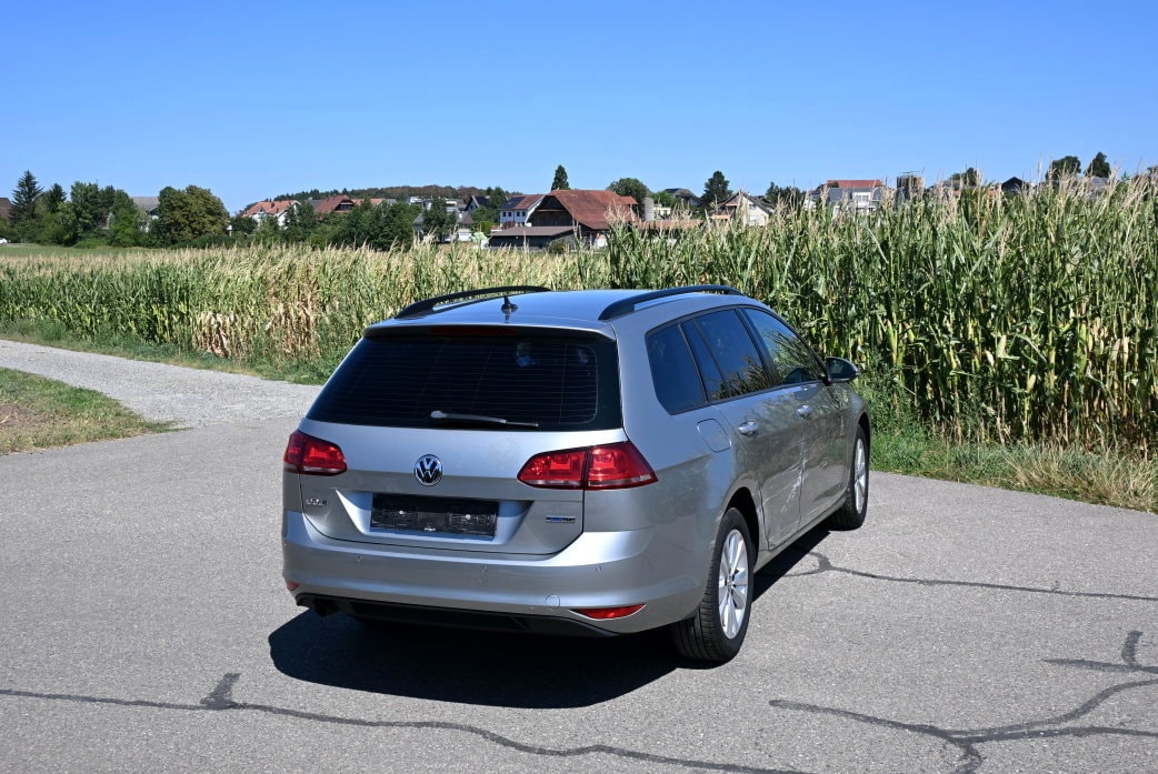 VW Golf Variant 1.6 TDI Comfortline DSG-image-2