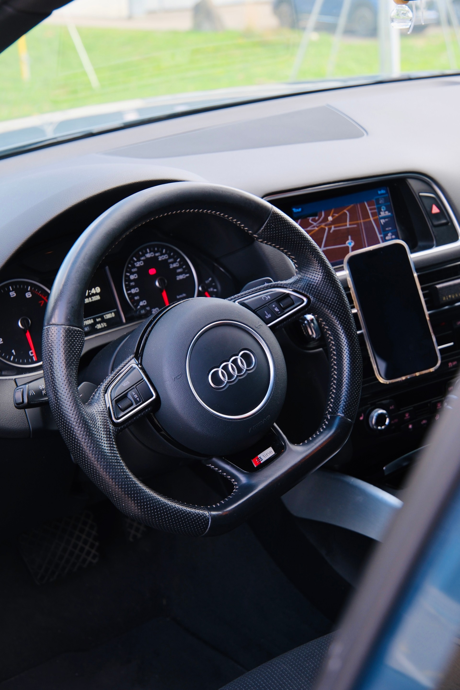 AUDI 3.0 V6 TFSI quattro T-Tronic-image-4