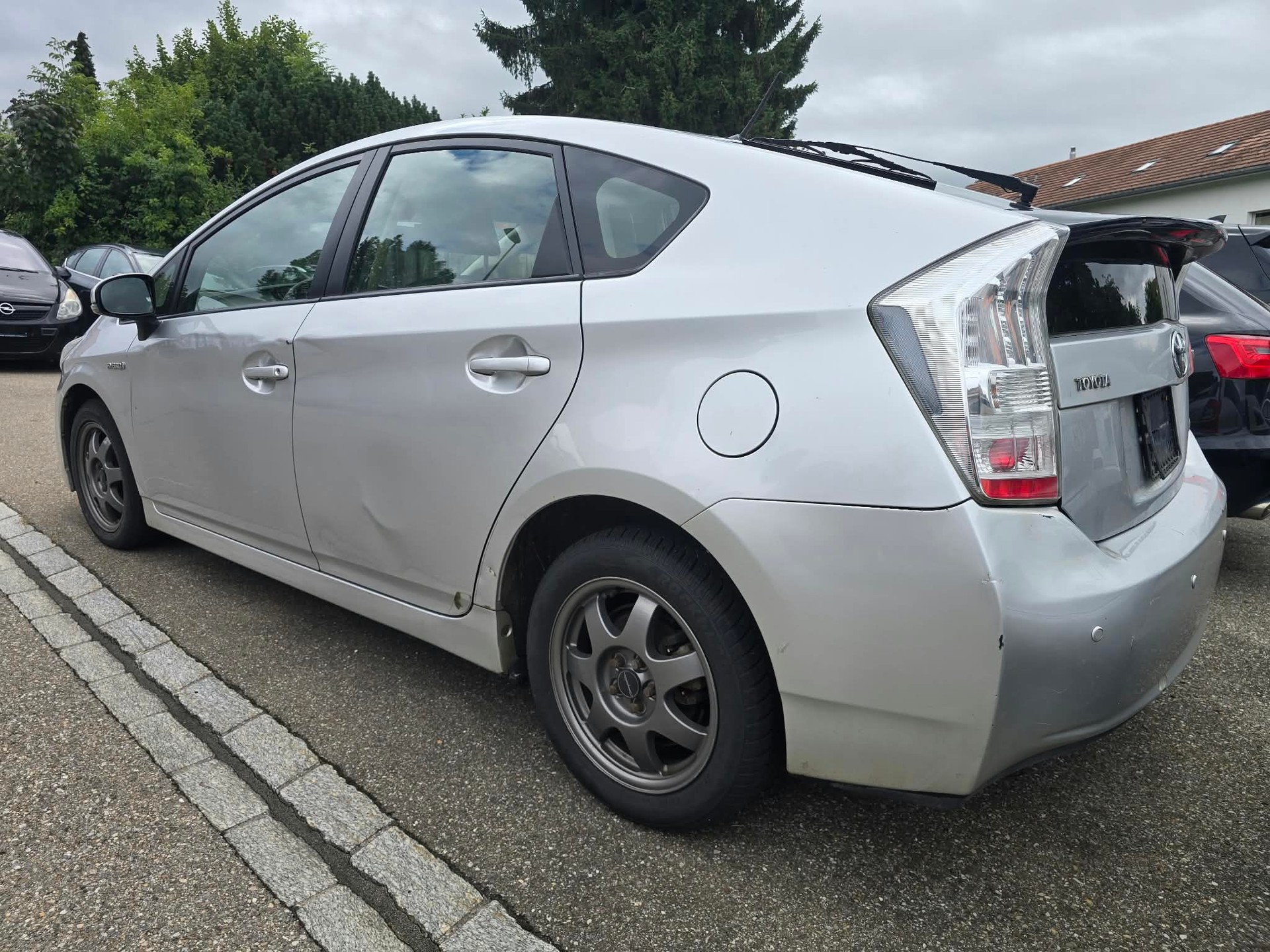 TOYOTA Prius 1.8 16V HSD Sol-image-4