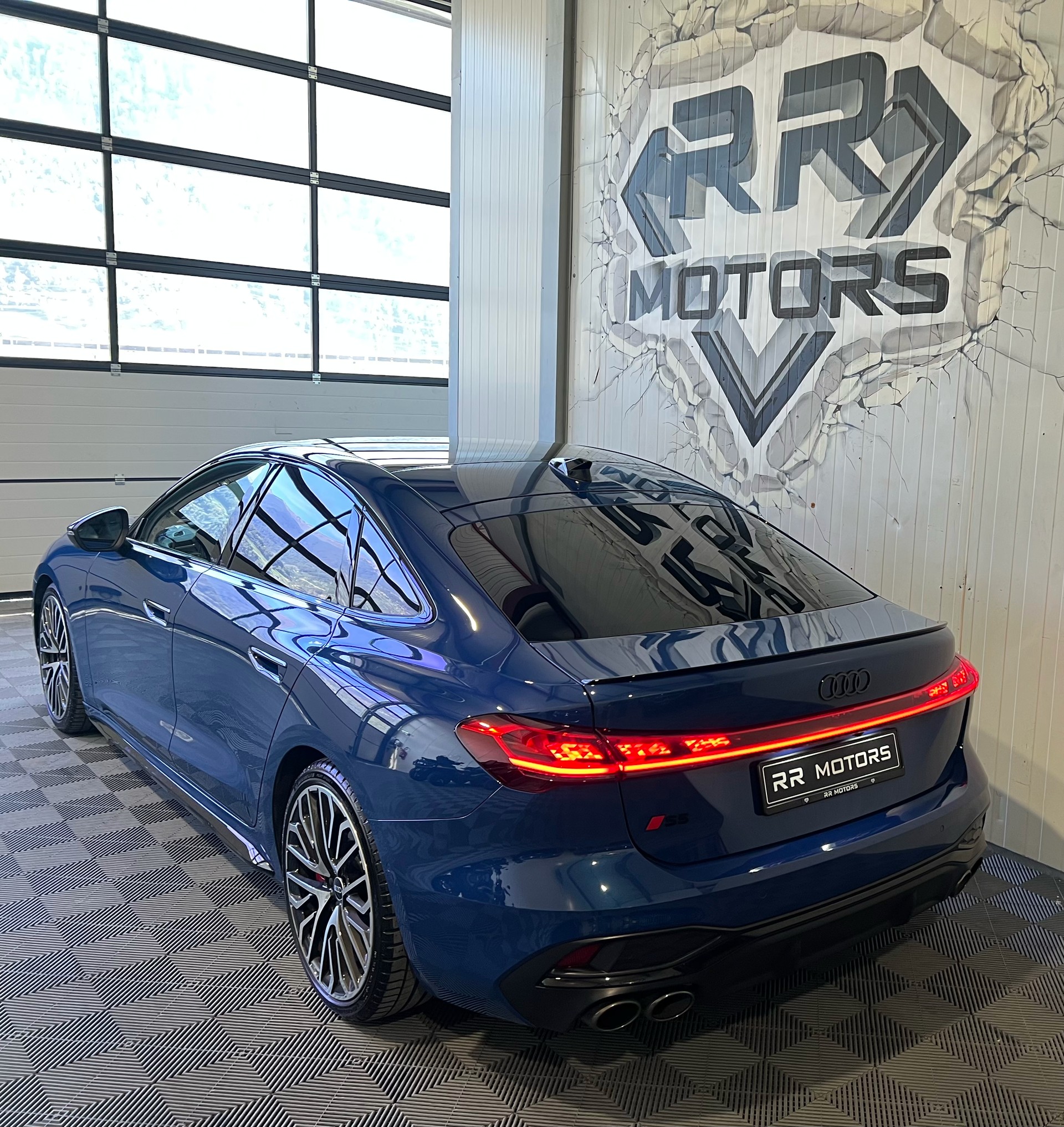 AUDI S5 Limousine TFSI quattro S tronic-image-2
