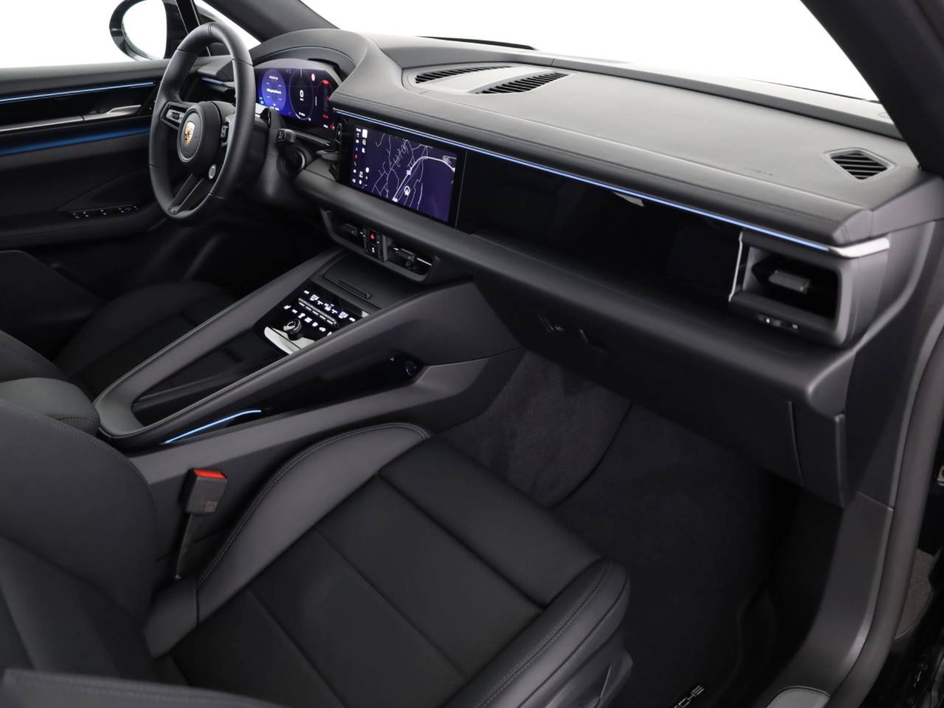 PORSCHE Macan 4-image-13