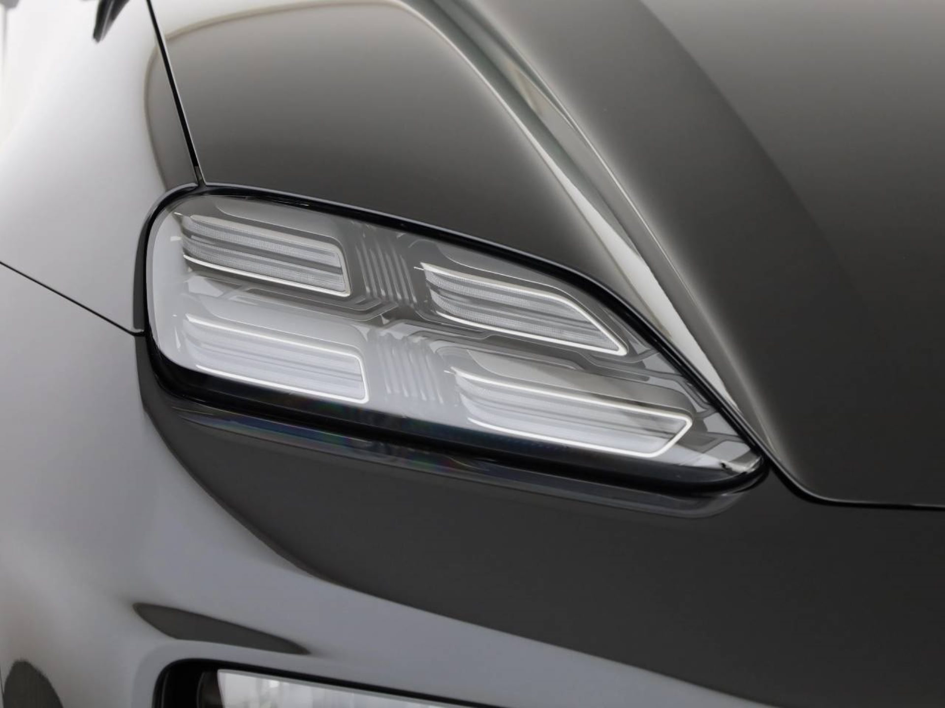 PORSCHE Macan 4-image-7