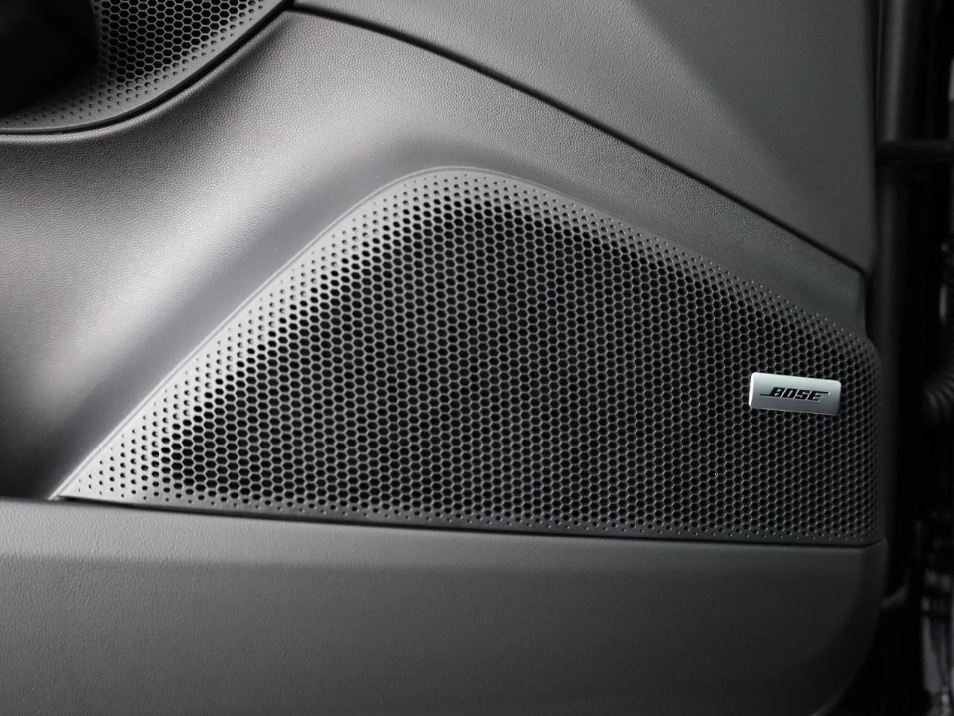 PORSCHE Macan 4-image-17