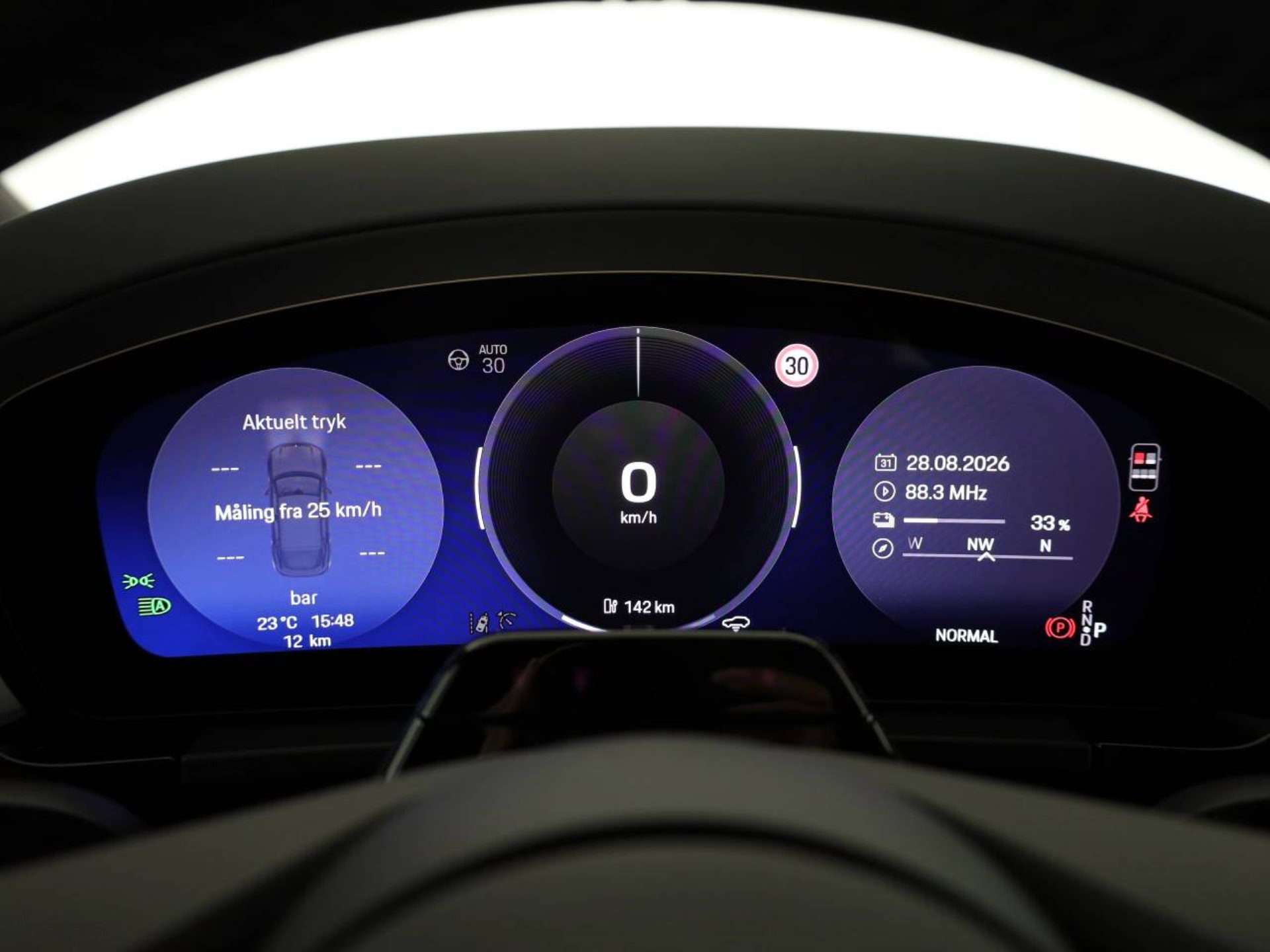 PORSCHE Macan 4-image-10