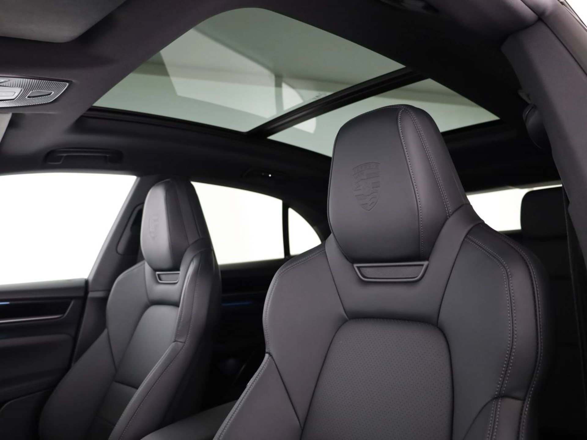 PORSCHE Macan 4-image-15