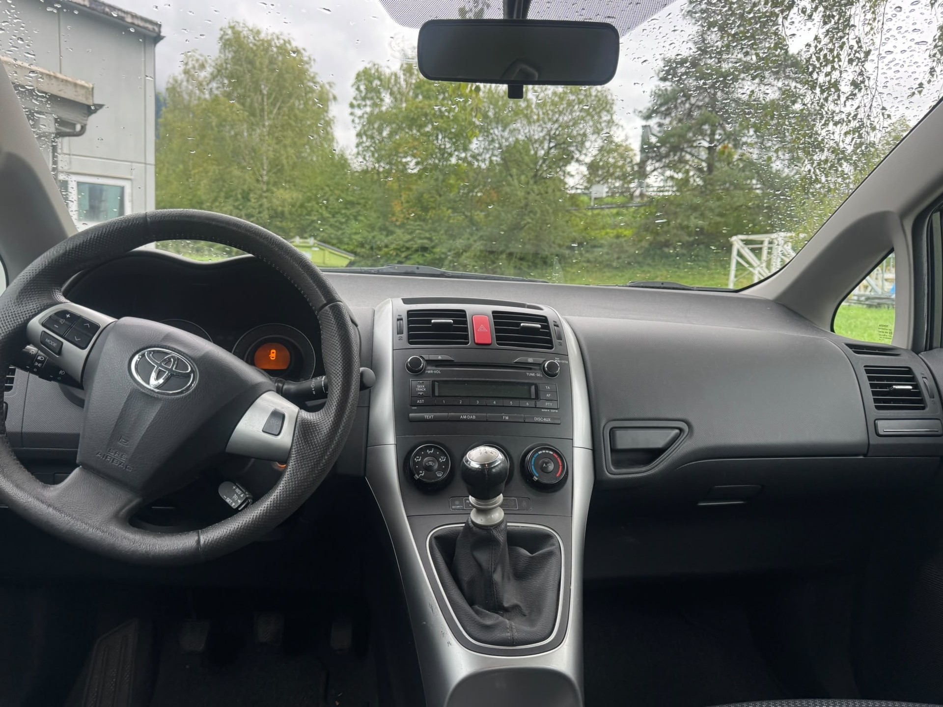TOYOTA Auris 1.6 Linea Sol-image-5