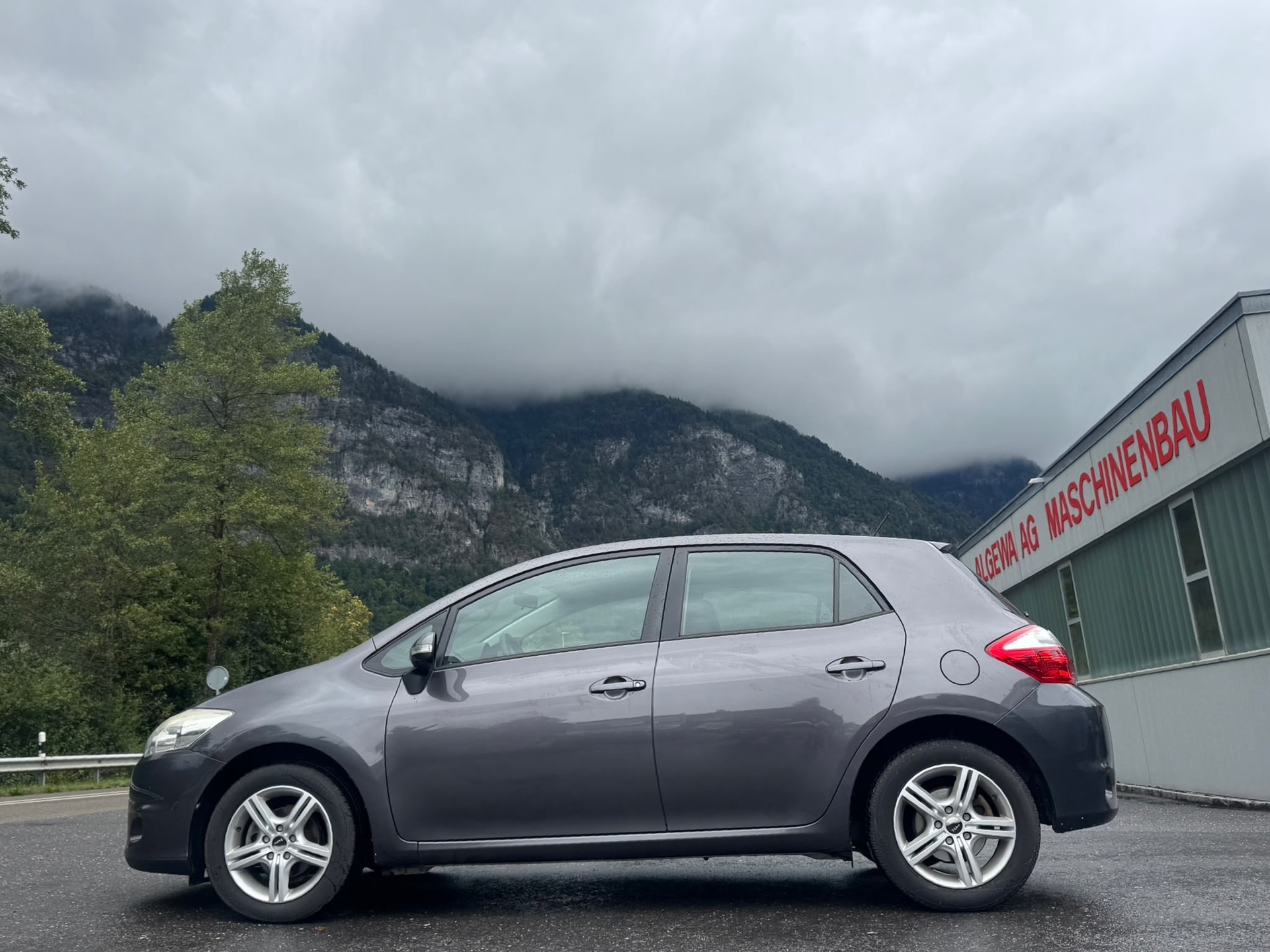 TOYOTA Auris 1.6 Linea Sol-image-10