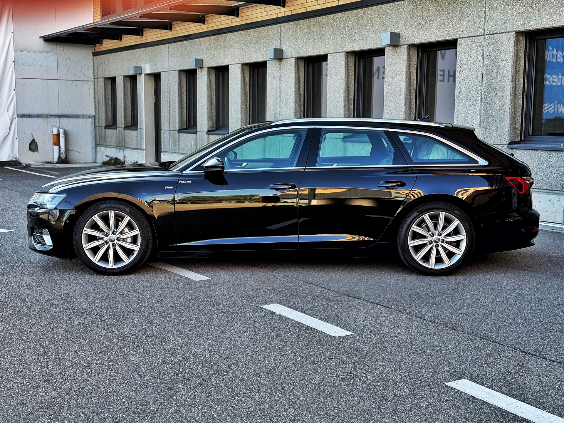 AUDI A6 Avant 40 TDI Sport quattro S-tronic-image-1