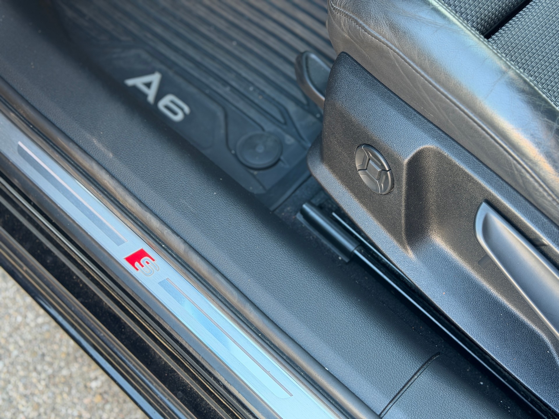 AUDI A6 Avant 40 TDI Sport quattro S-tronic-image-18