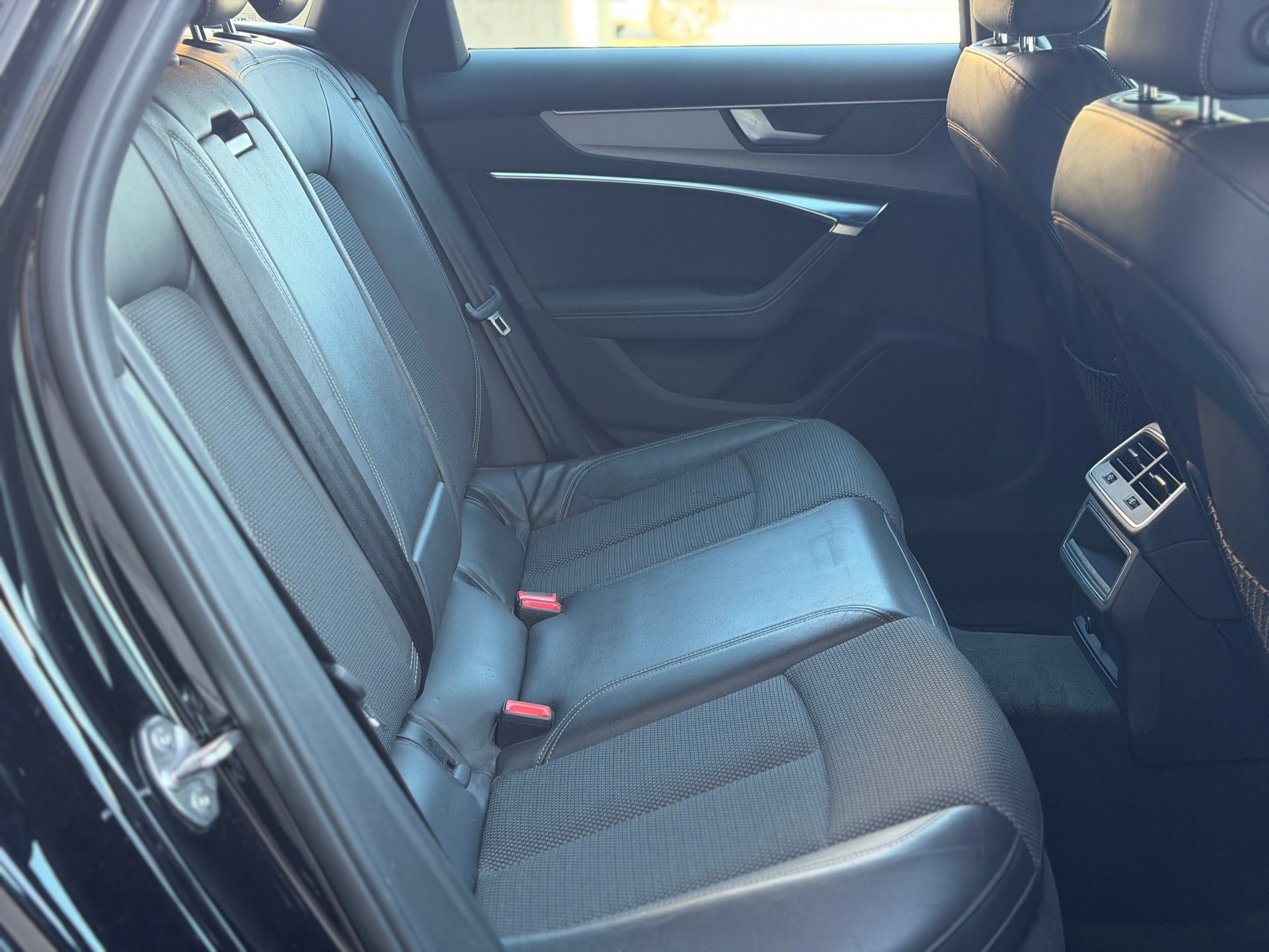 AUDI A6 Avant 40 TDI Sport quattro S-tronic-image-25