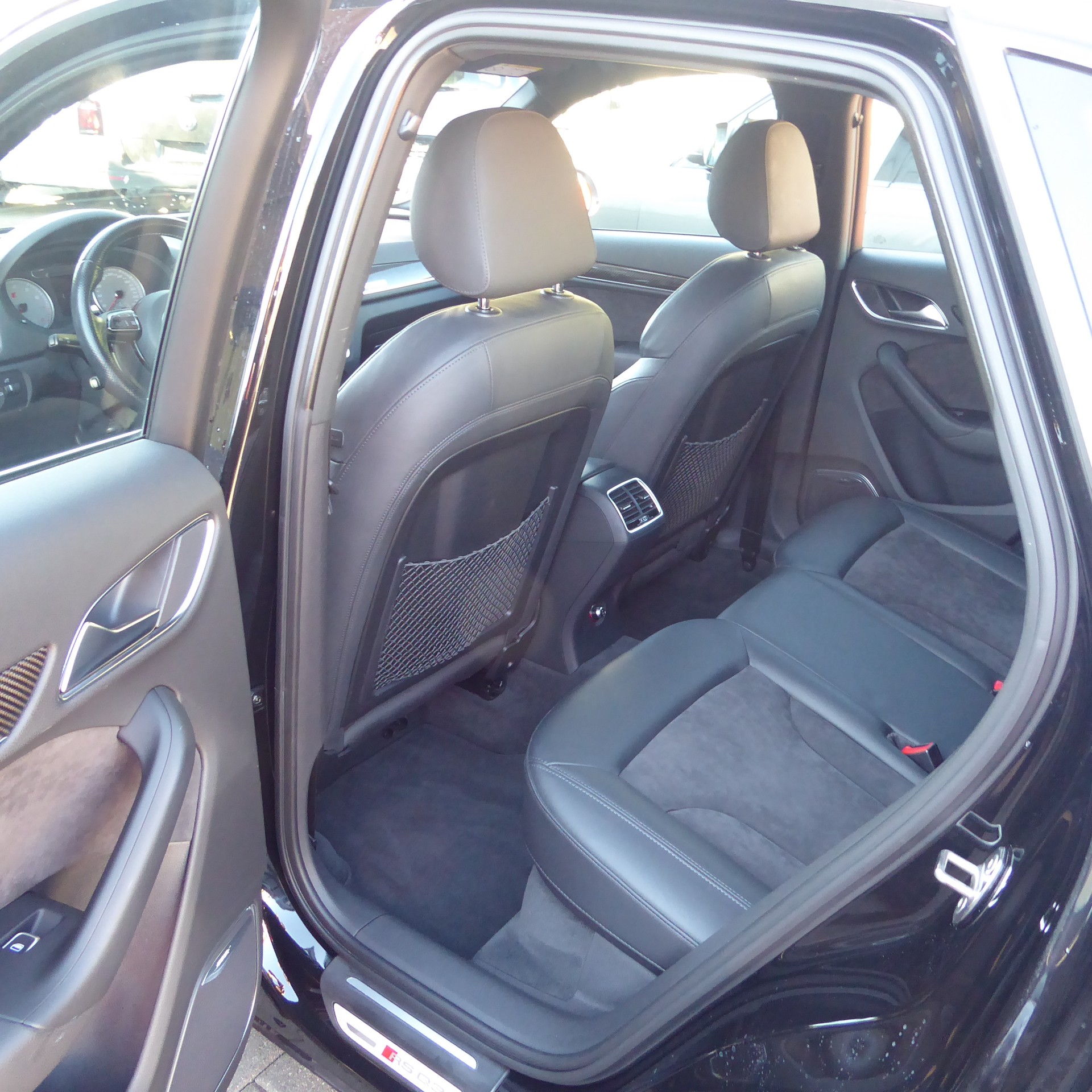 AUDI RS Q3 2.5 TFSI quattro S-tronic-image-5