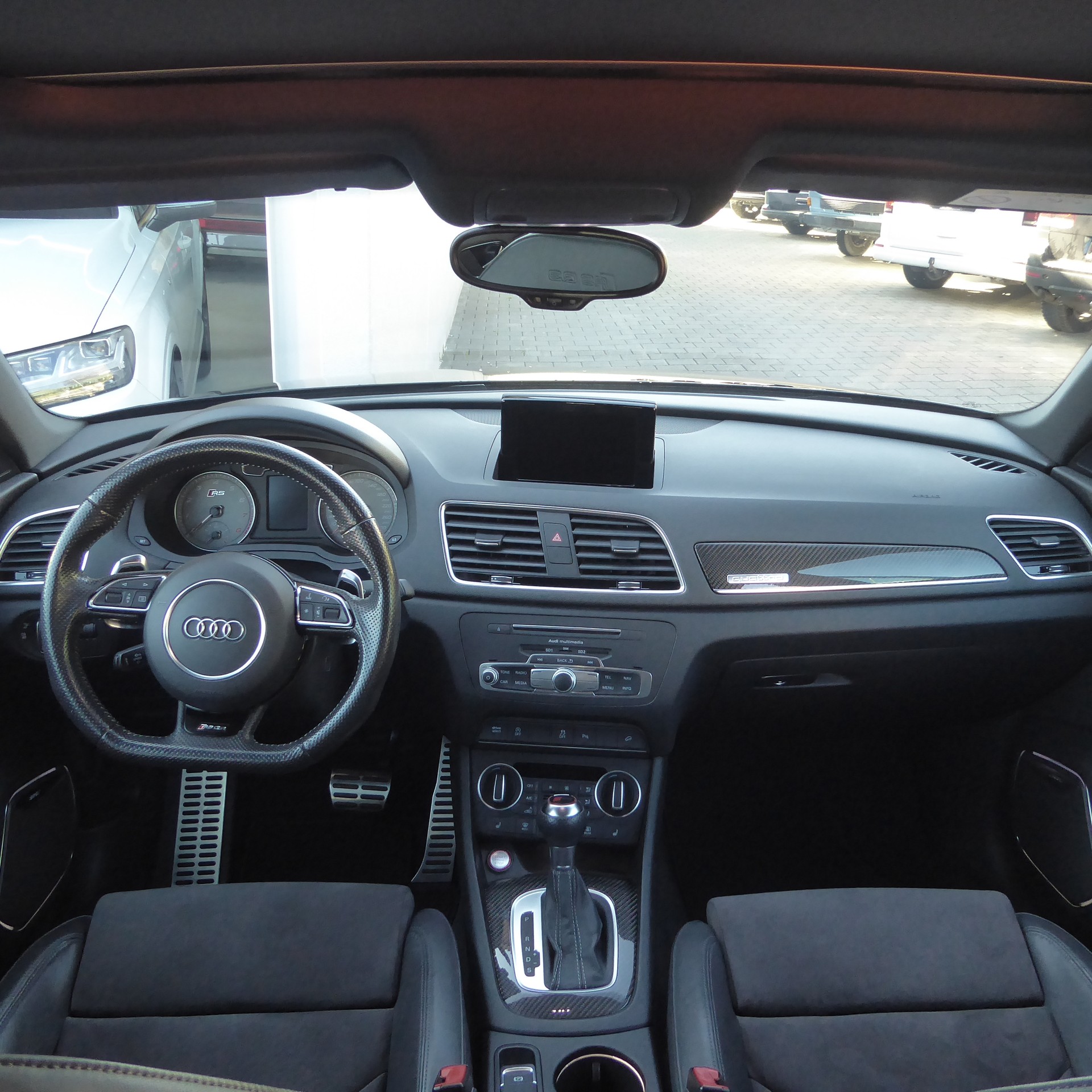 AUDI RS Q3 2.5 TFSI quattro S-tronic-image-7
