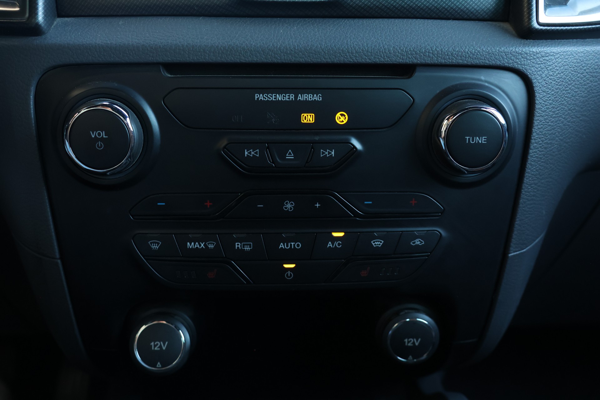 FORD Ranger Wildtrak 3.2 TDCi 4x4 A-image-25