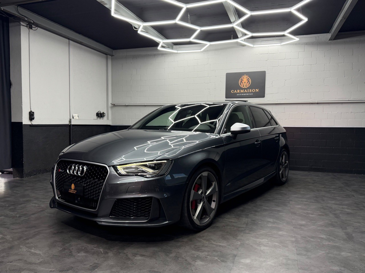 AUDI RS3 2.5 TSI quattro S-tronic | CH-Auto | Panoramadach | ACC | Ohne OPF | Rückfahrkamera | Bang & Olufsen-image-2