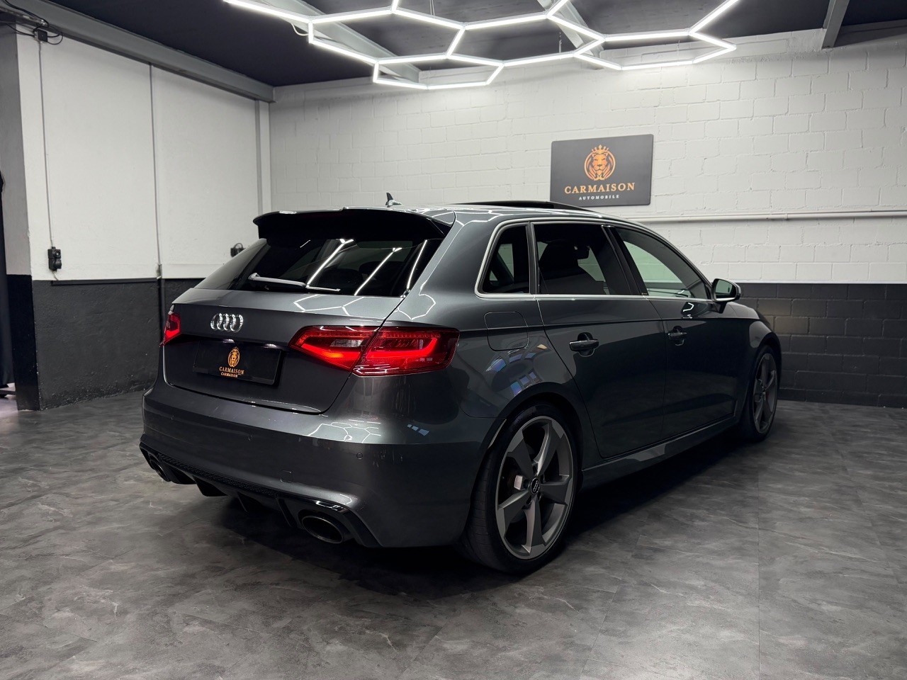AUDI RS3 2.5 TSI quattro S-tronic | CH-Auto | Panoramadach | ACC | Ohne OPF | Rückfahrkamera | Bang & Olufsen-image-9