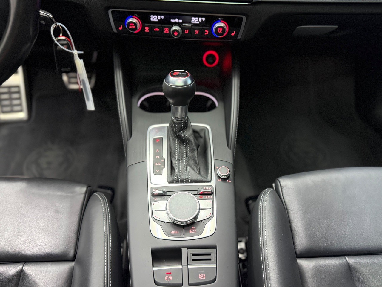 AUDI RS3 2.5 TSI quattro S-tronic | CH-Auto | Panoramadach | ACC | Ohne OPF | Rückfahrkamera | Bang & Olufsen-image-19