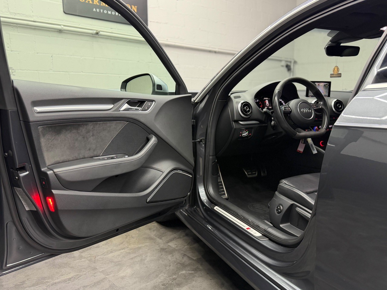AUDI RS3 2.5 TSI quattro S-tronic | CH-Auto | Panoramadach | ACC | Ohne OPF | Rückfahrkamera | Bang & Olufsen-image-12