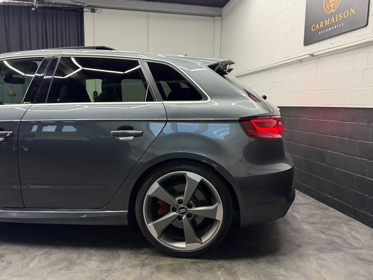 AUDI RS3 2.5 TSI quattro S-tronic | CH-Auto | Panoramadach | ACC | Ohne OPF | Rückfahrkamera | Bang & Olufsen-image-4