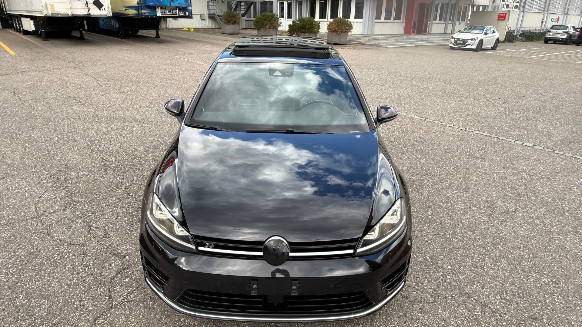 VW Golf 2.0 TSI R 4Motion DSG-image-8