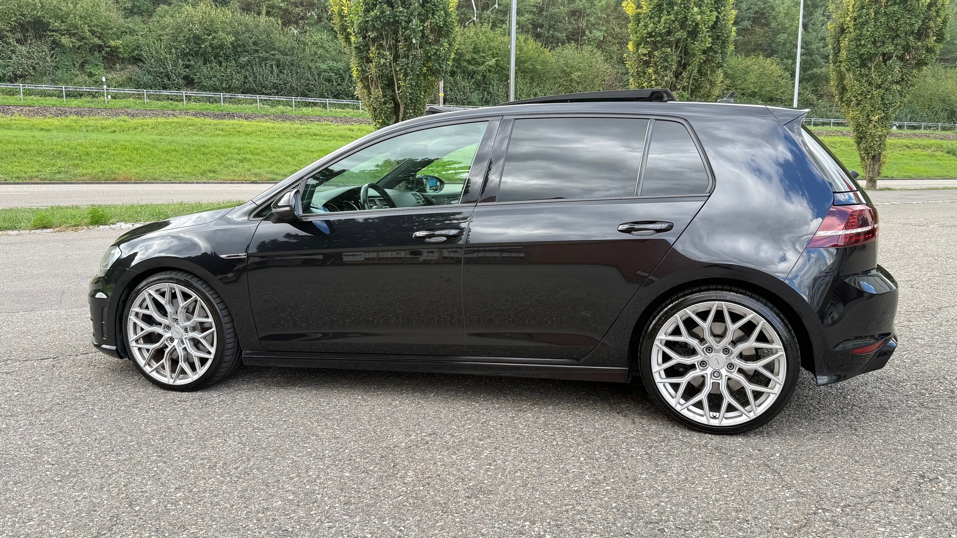 VW Golf 2.0 TSI R 4Motion DSG-image-5