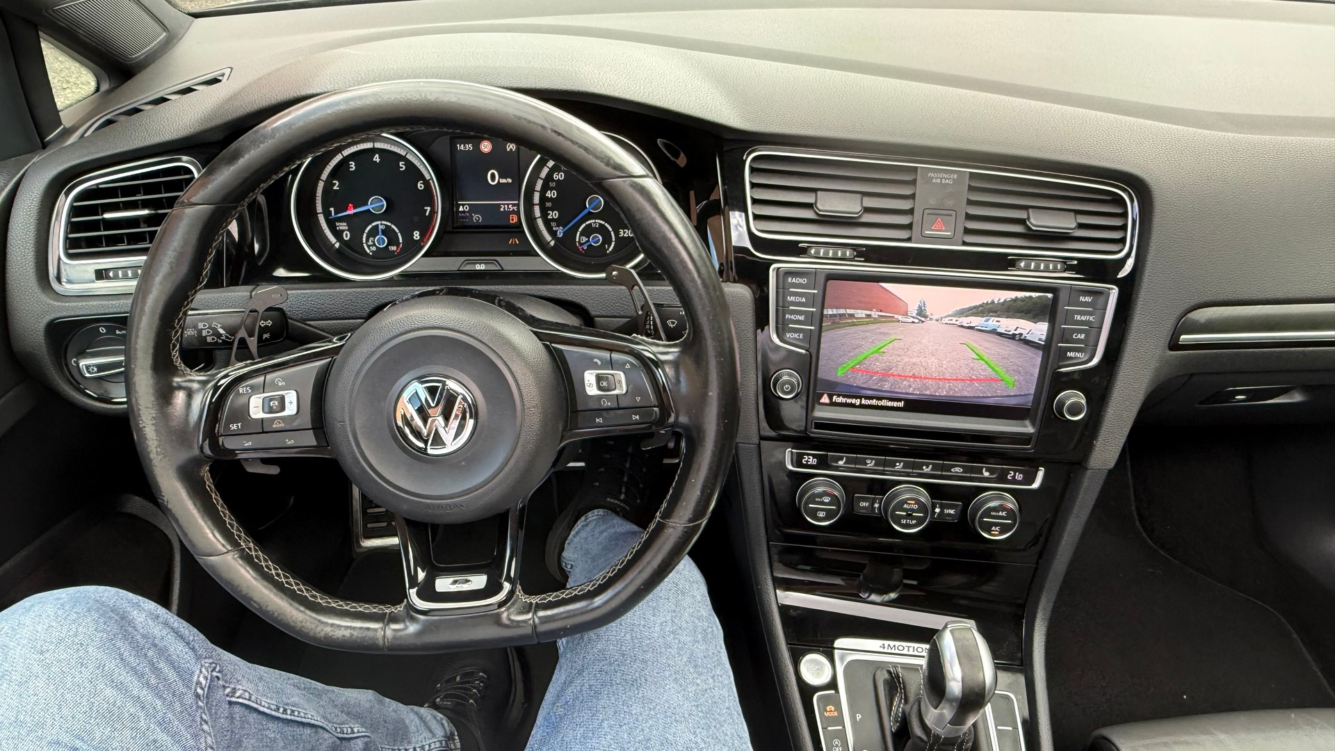 VW Golf 2.0 TSI R 4Motion DSG-image-14