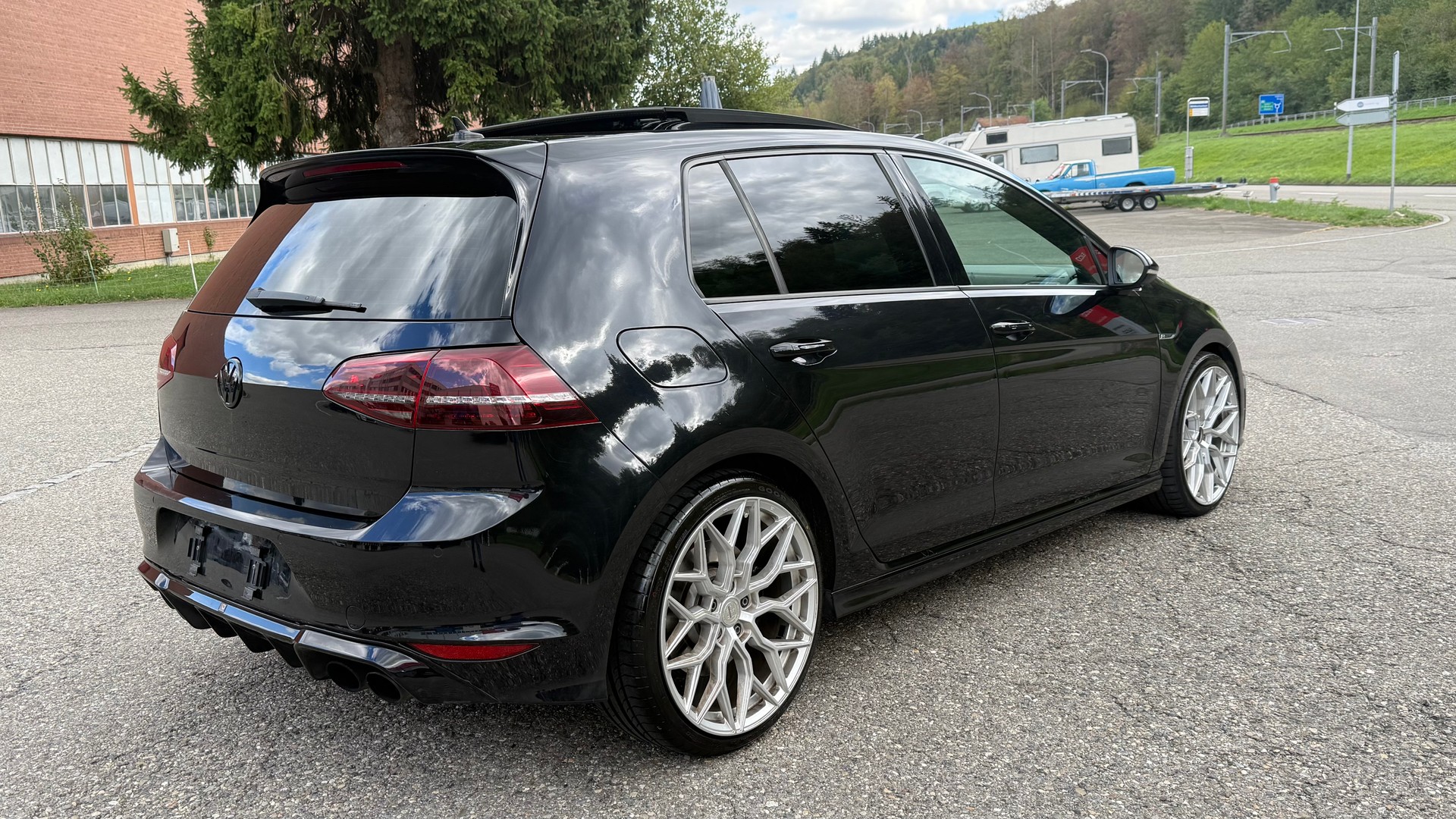 VW Golf 2.0 TSI R 4Motion DSG-image-4
